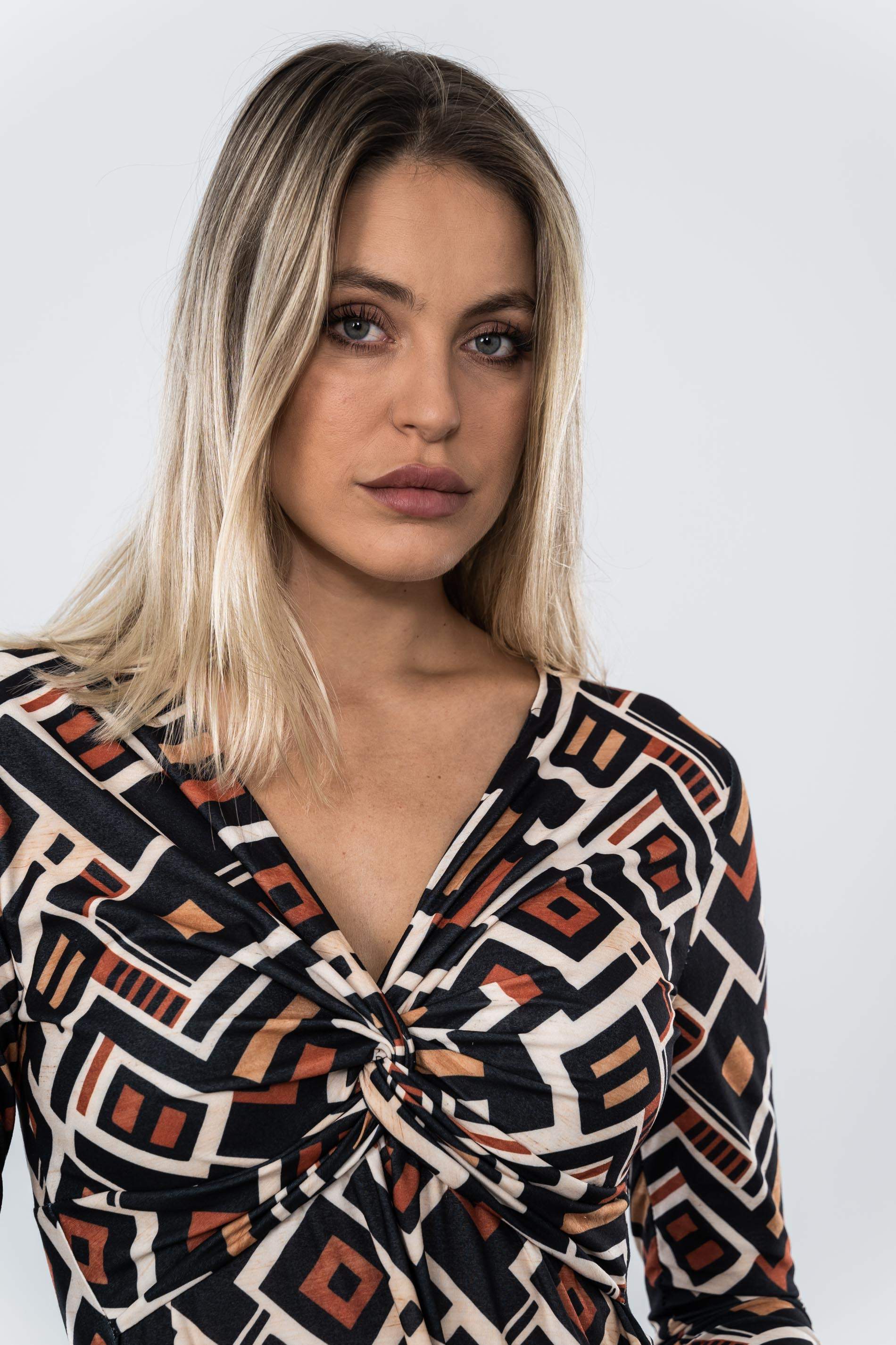 VESTIDO NUDO ESTAMPADO GEOMETRICO
