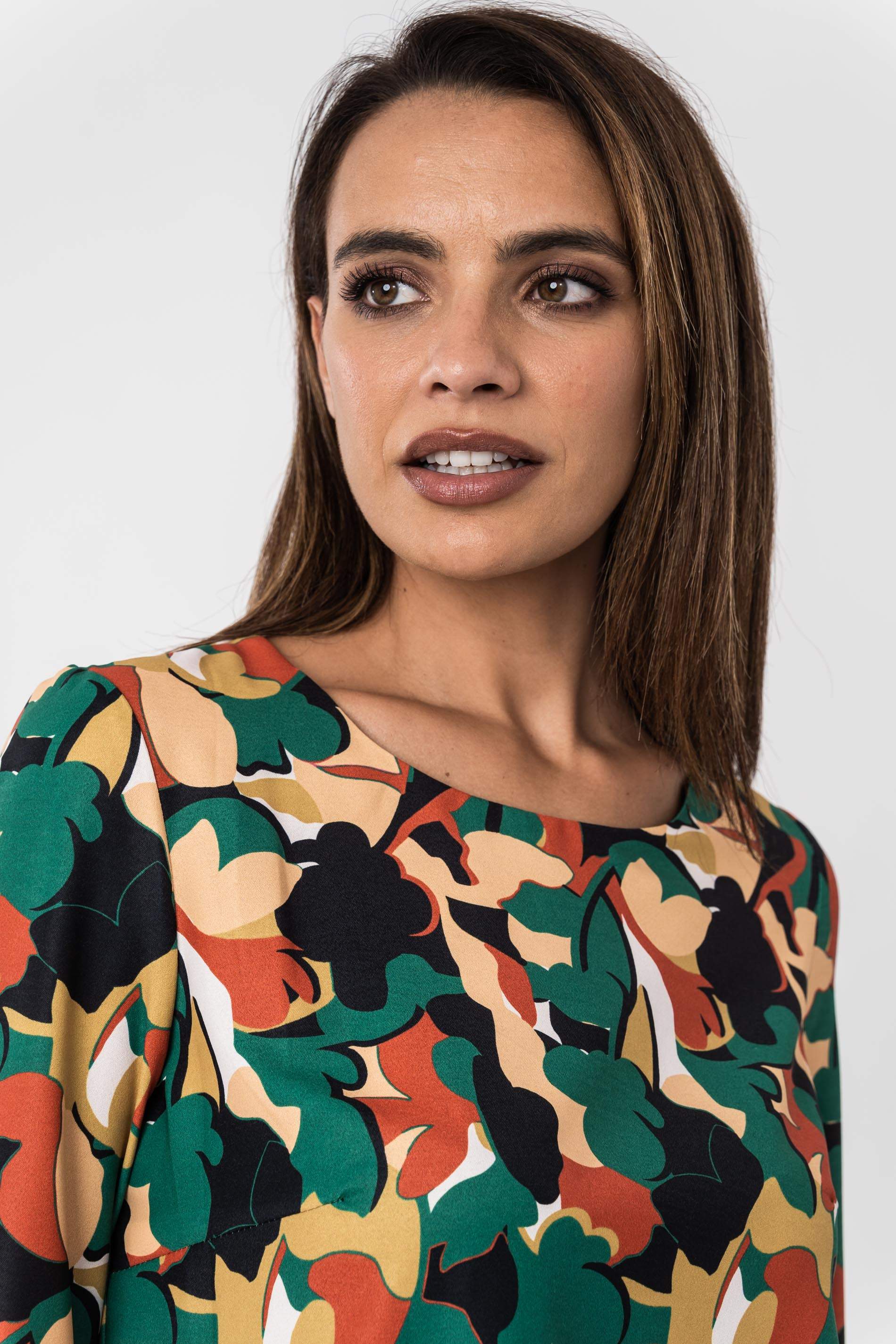 BLUSA DOBLE CAPA SILUETA FLOR