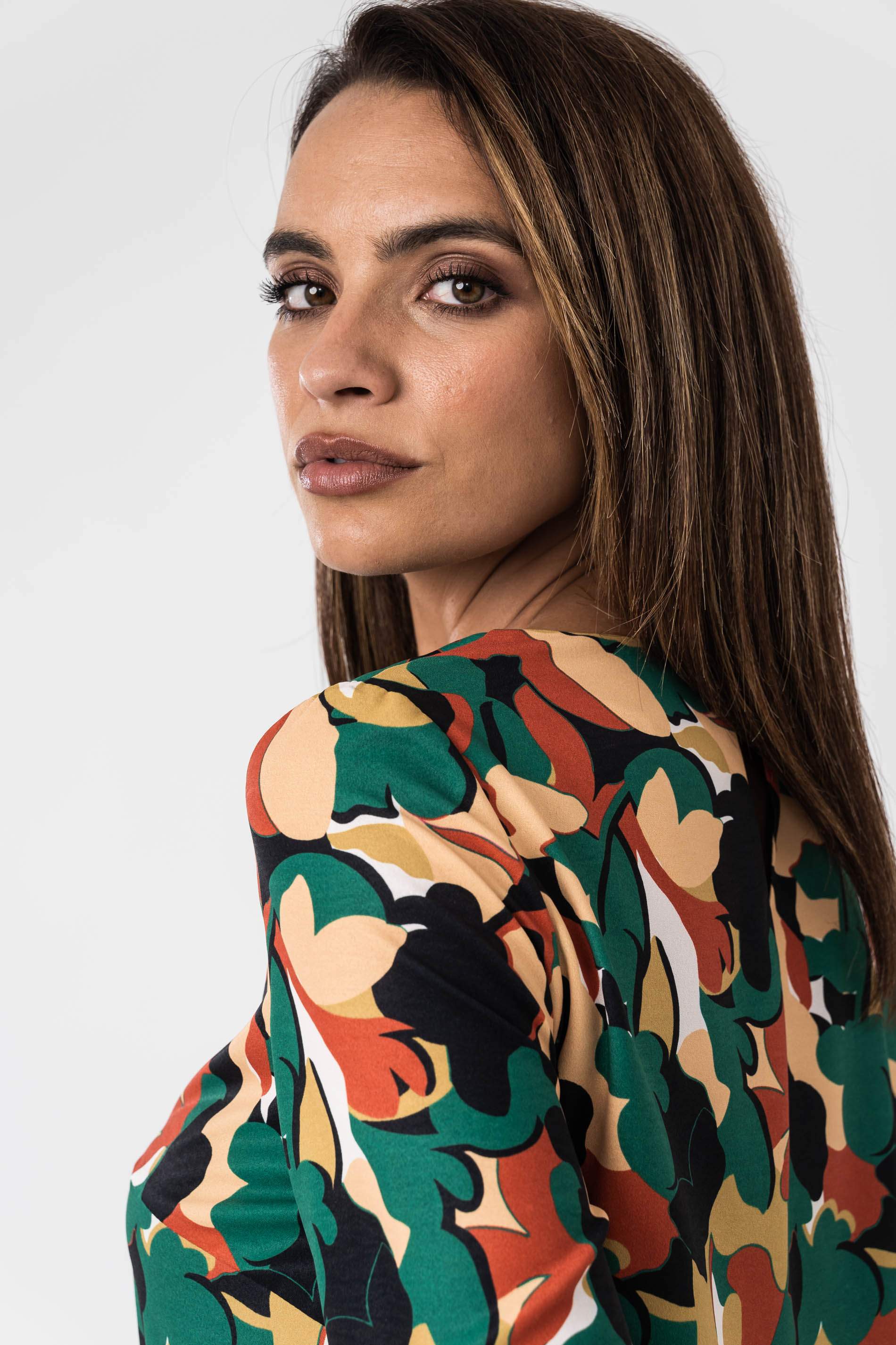 BLUSA DOBLE CAPA SILUETA FLOR