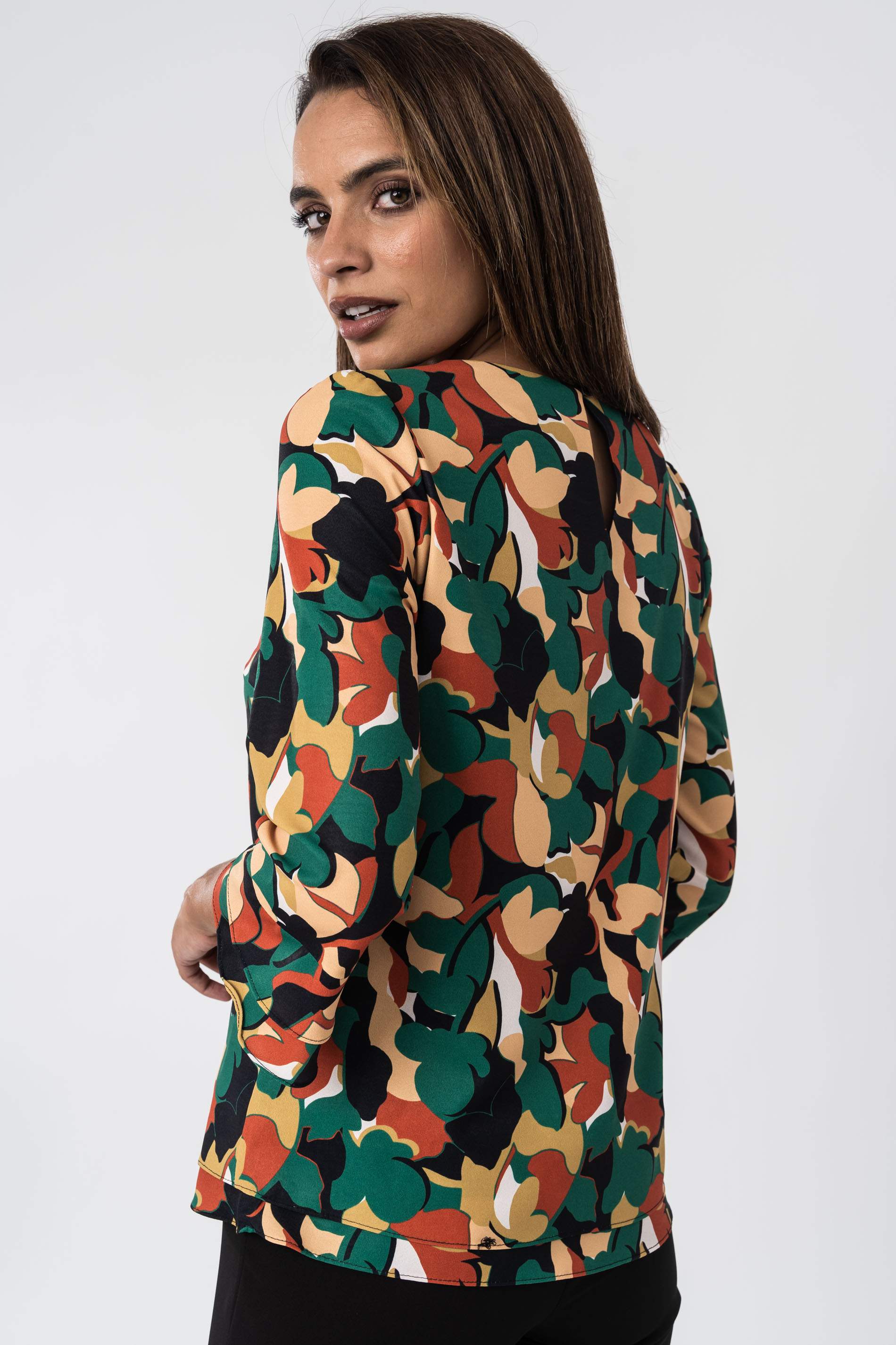 BLUSA DOBLE CAPA SILUETA FLOR