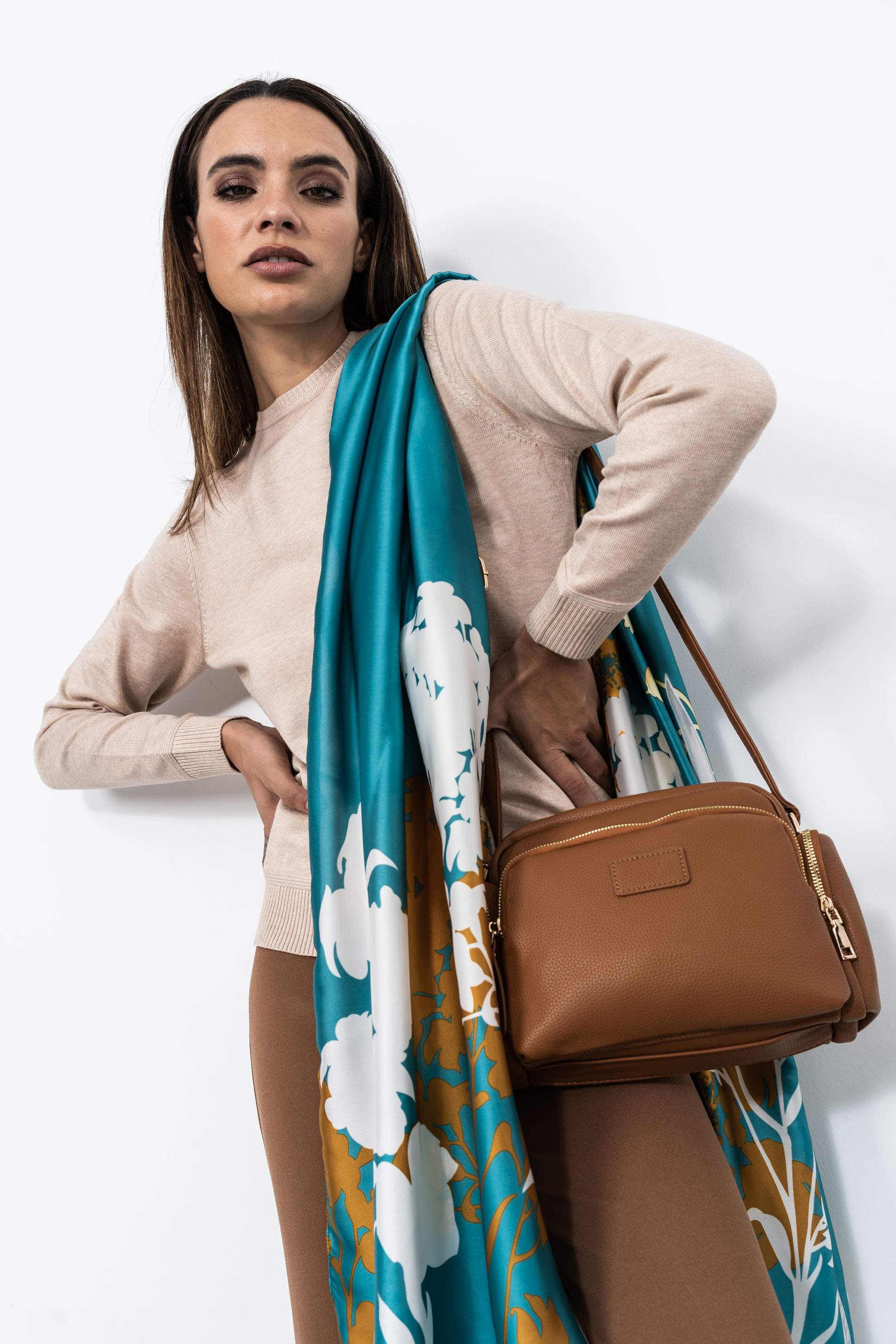 JERSEY CUELLO CAJA BEIGE