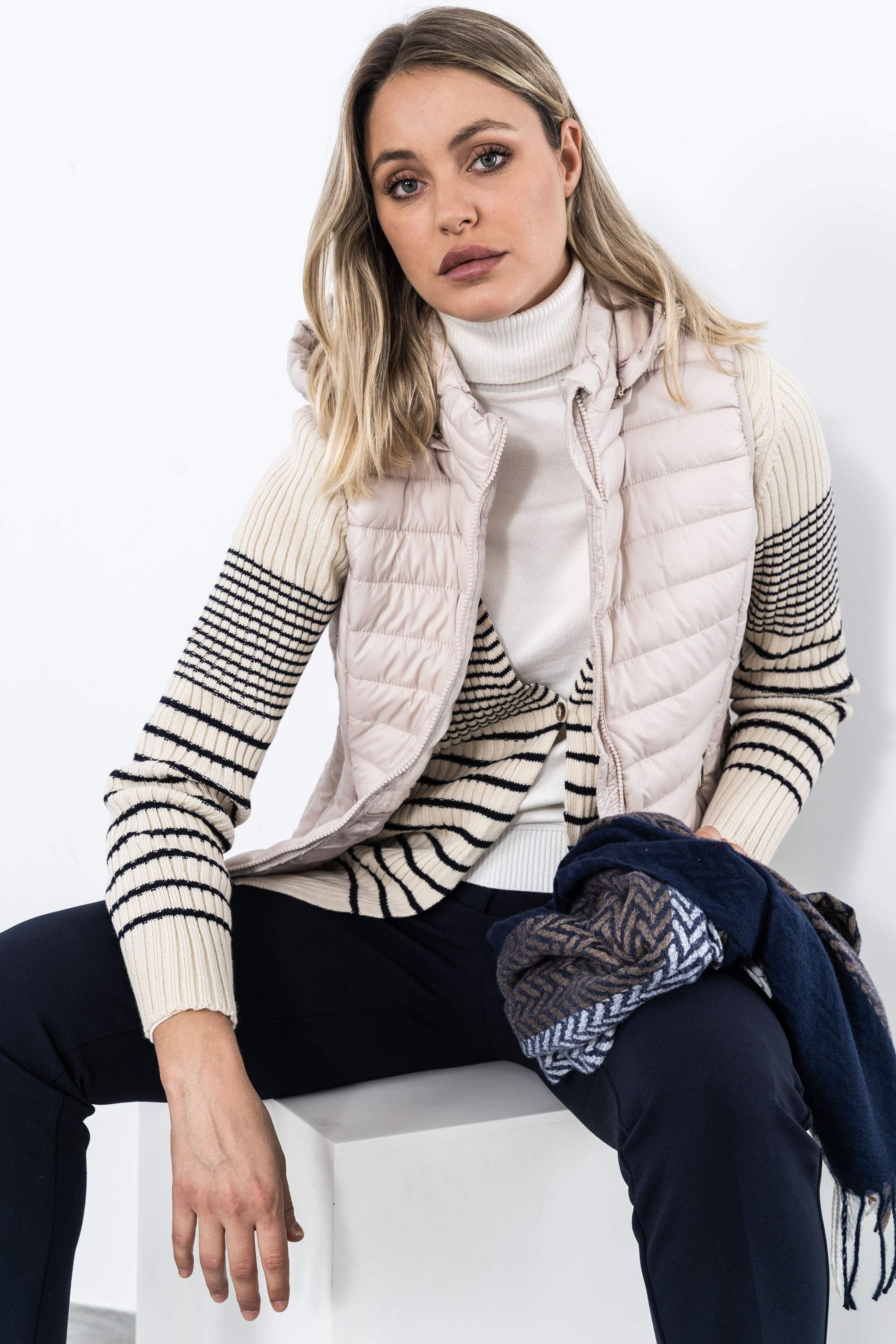JERSEY CUELLO CISNE CRUDO