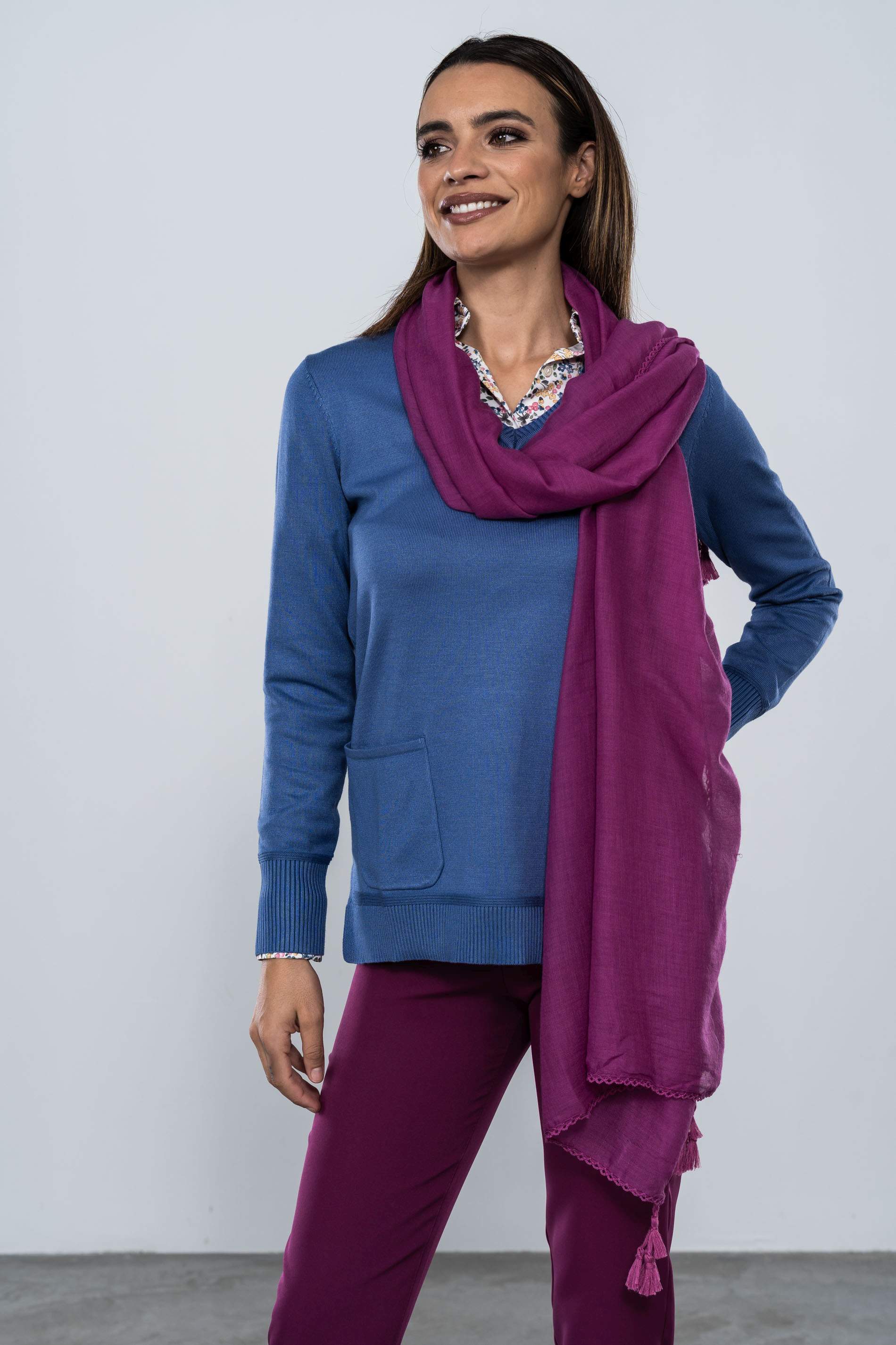 JERSEY CUELLO PICO BOLSILLOS AZUL