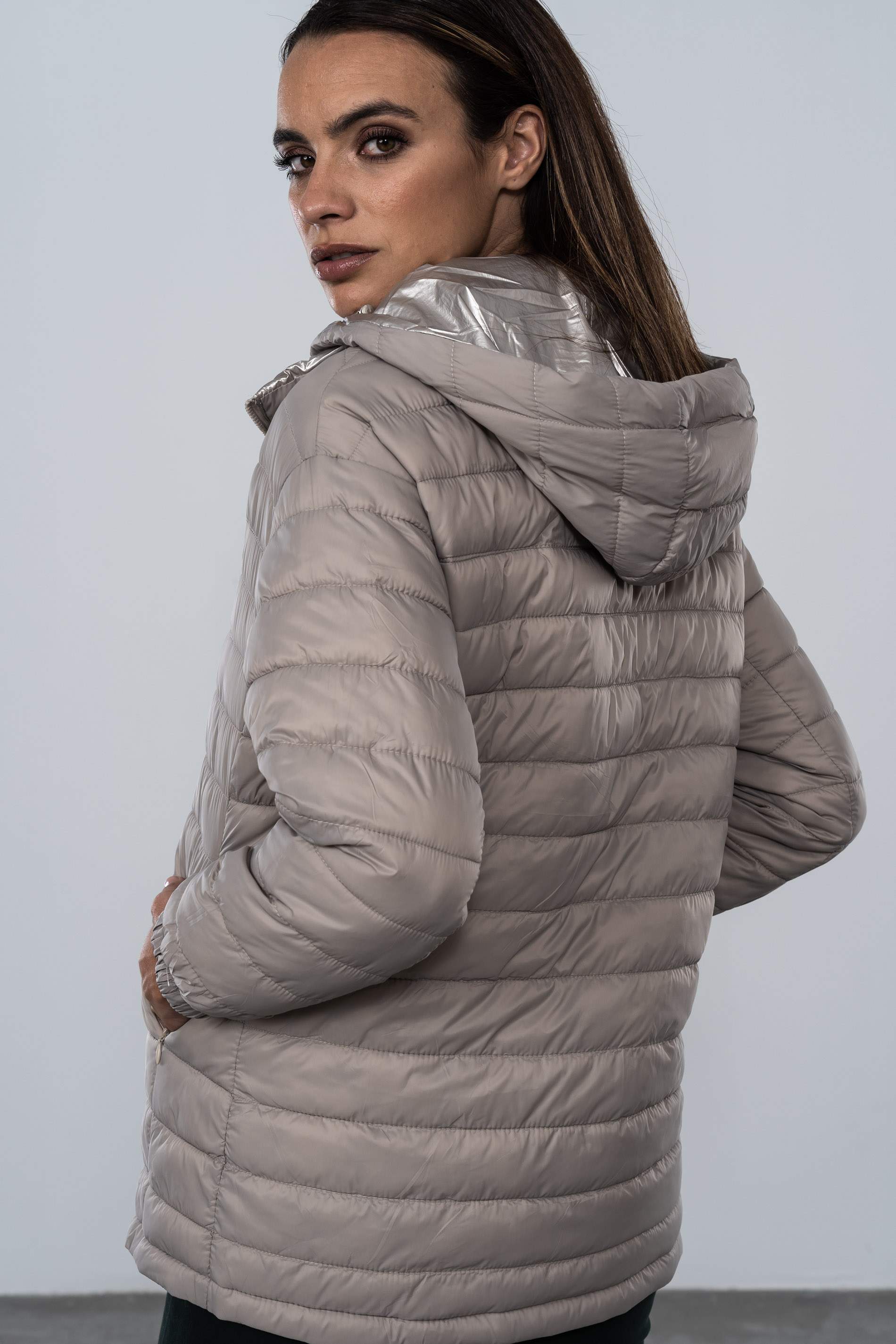 PARKA LIGERA REVERSIBLE SATINADA GRIS