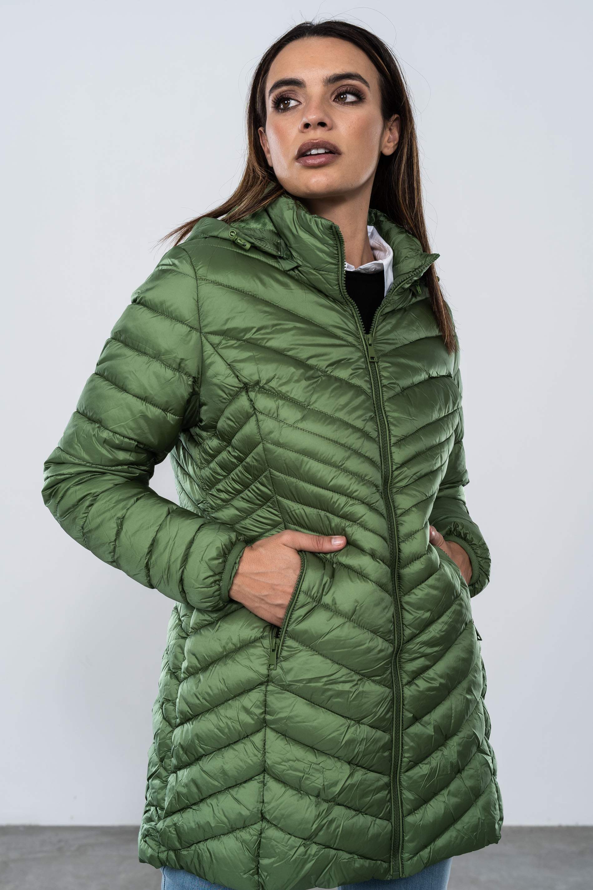 PARKA SATINADA PESPUNTE DIAGONAL VERDE