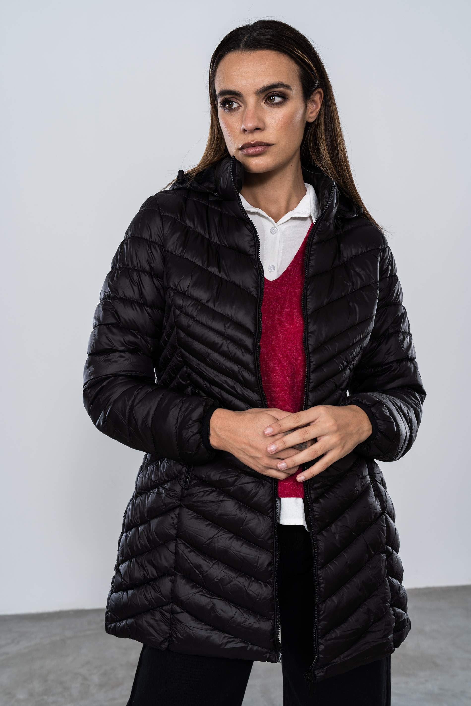 PARKA SATINADA PESPUNTE DIAGONAL NEGRA