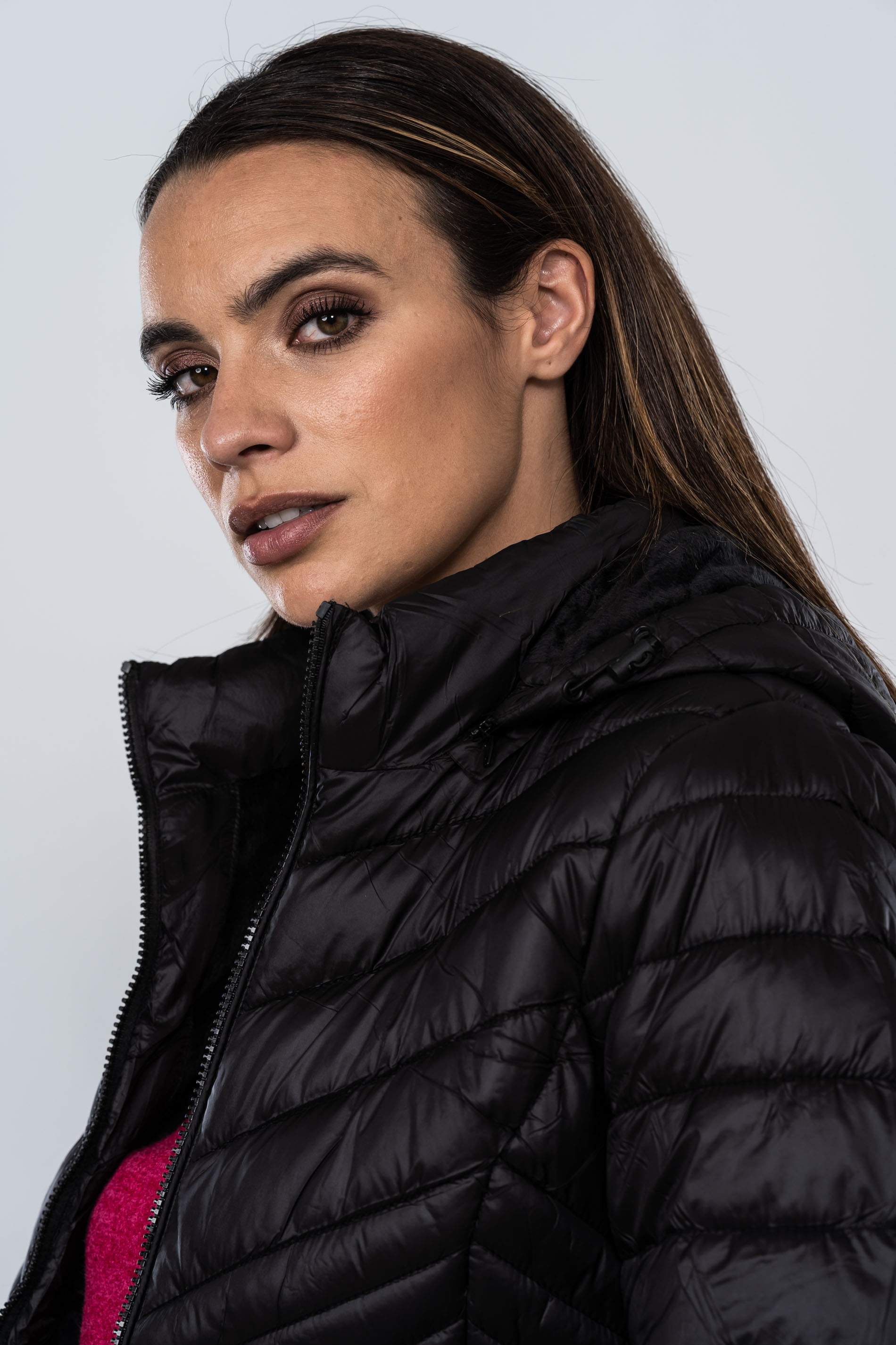 PARKA SATINADA PESPUNTE DIAGONAL NEGRA