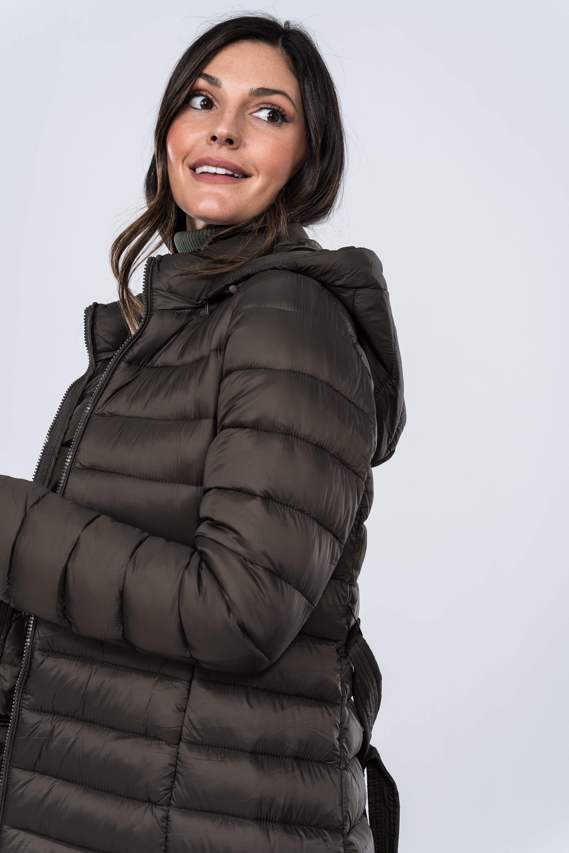PARKA LARGA CINTURON KAKI