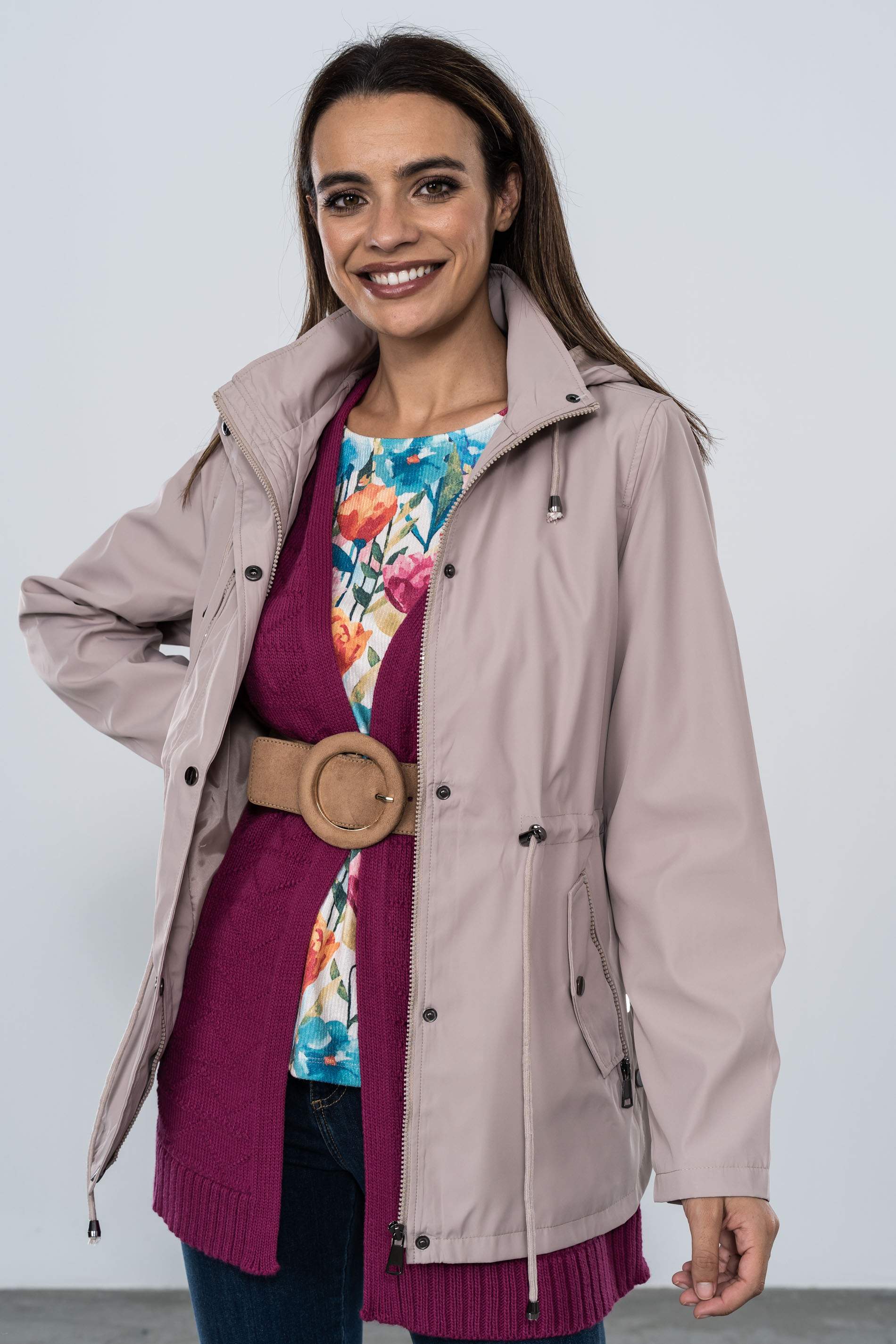 CORTAVIENTO AJUSTE CINTURA BEIGE