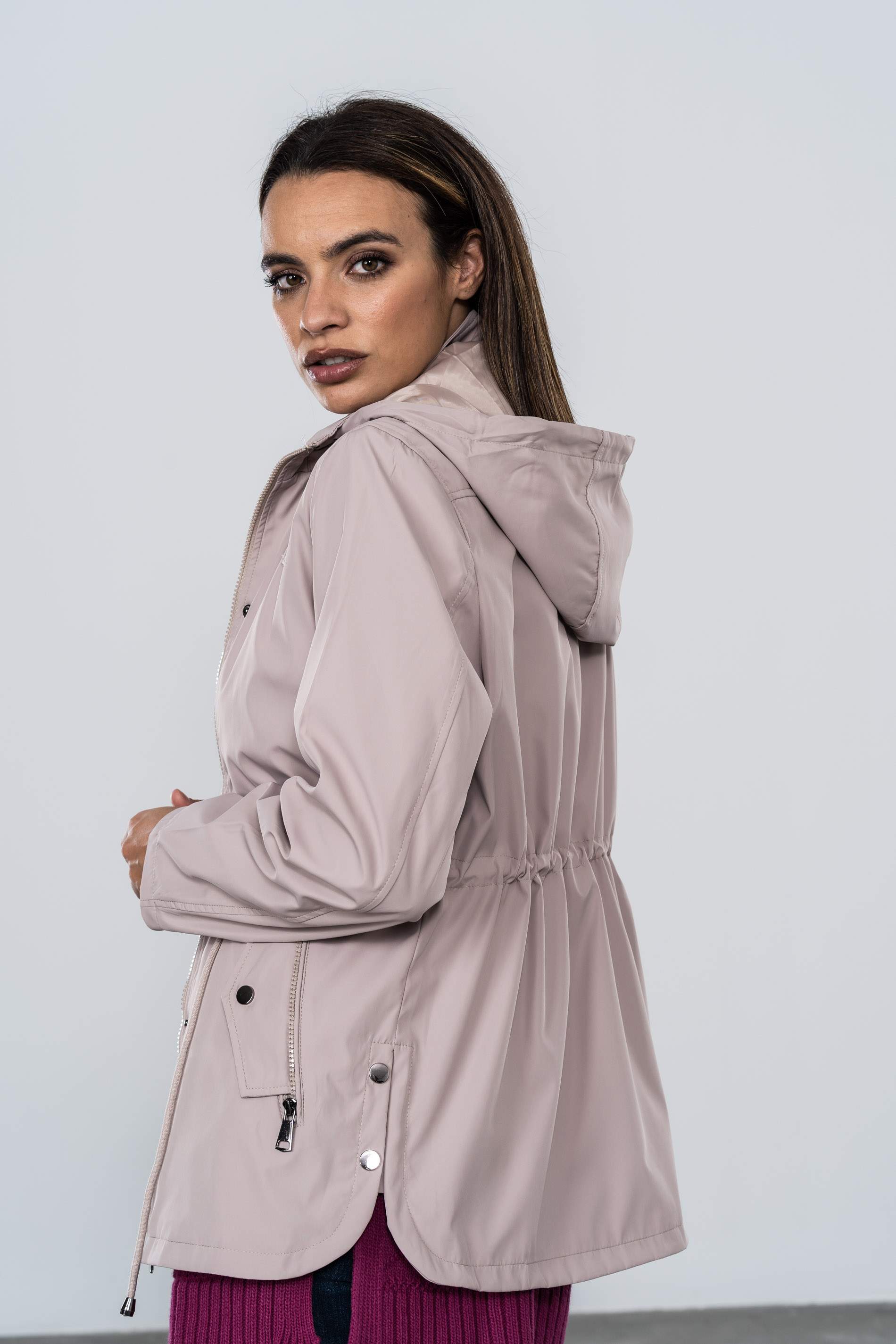 CORTAVIENTO AJUSTE CINTURA BEIGE