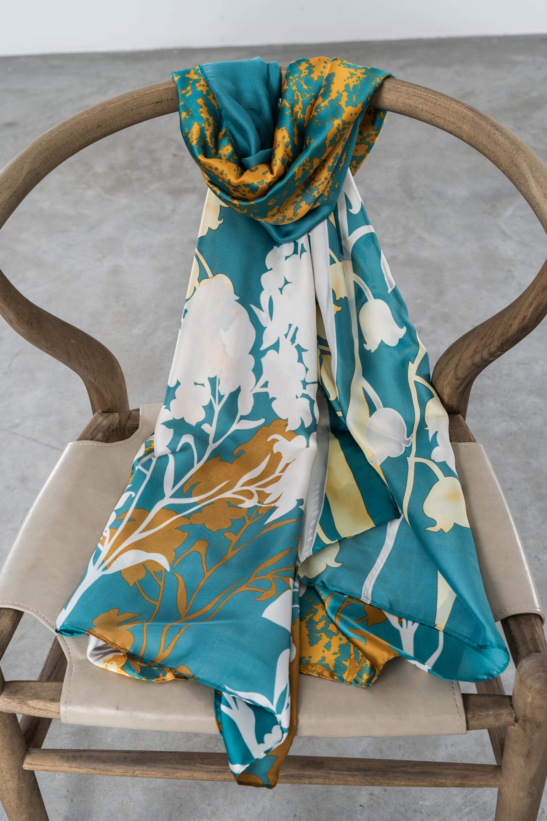 FOULARD EFECTO SEDA FLORAL