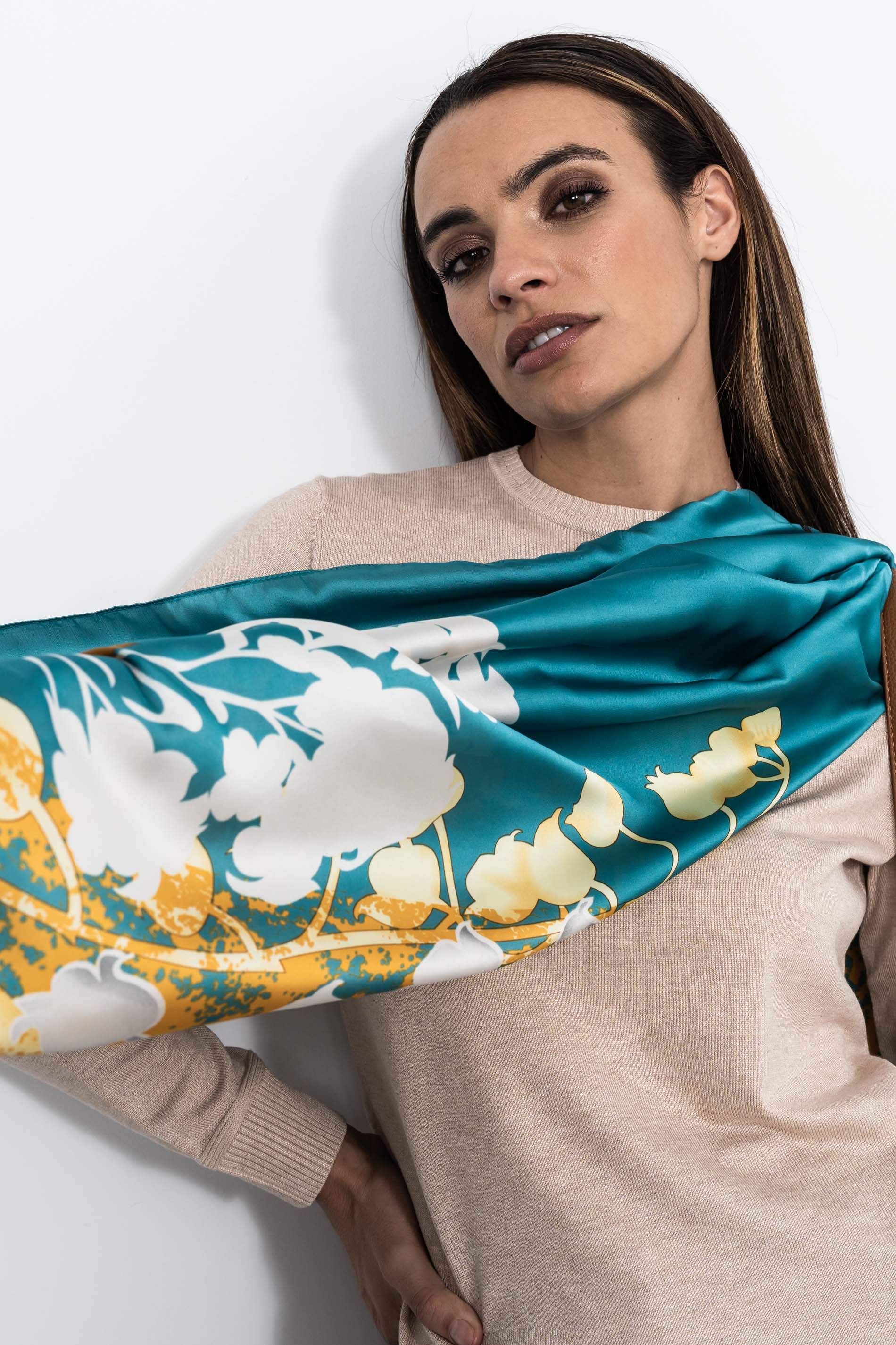FOULARD EFECTO SEDA FLORAL