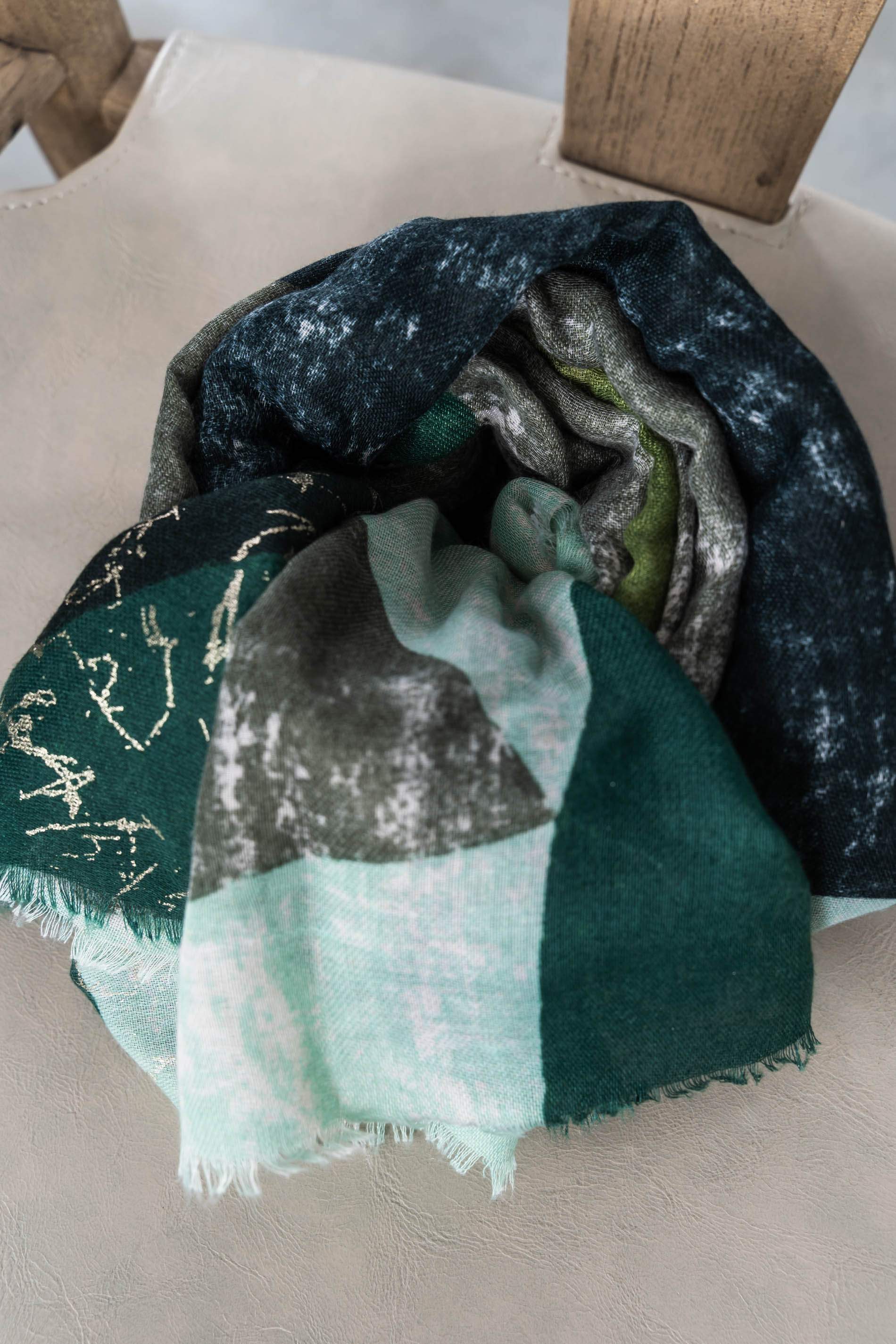 FOULARD BLOQUES DETALLES ORO