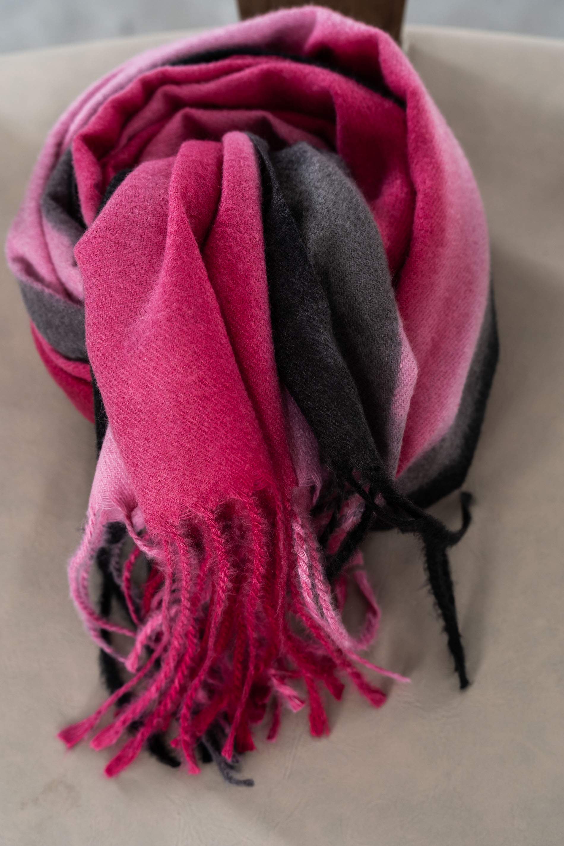 ESTOLA COLORES DEGRADE FUCSIA