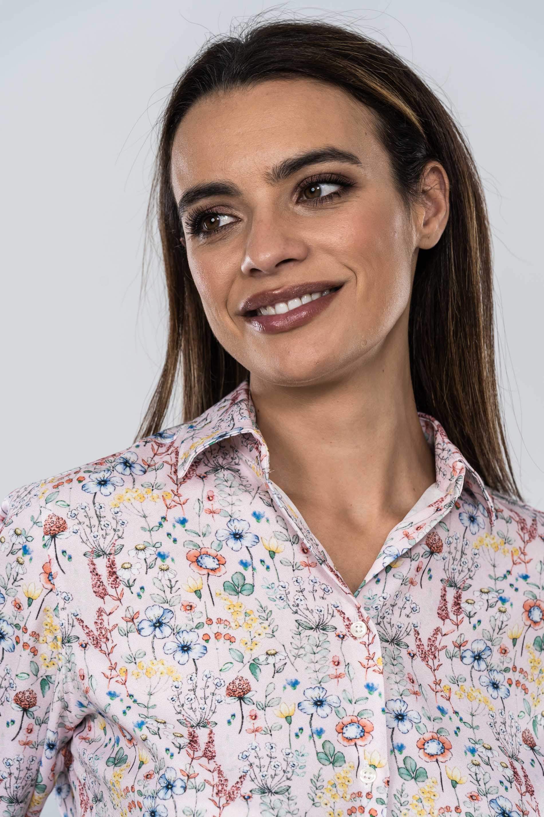 CAMISA FLORES COLOR