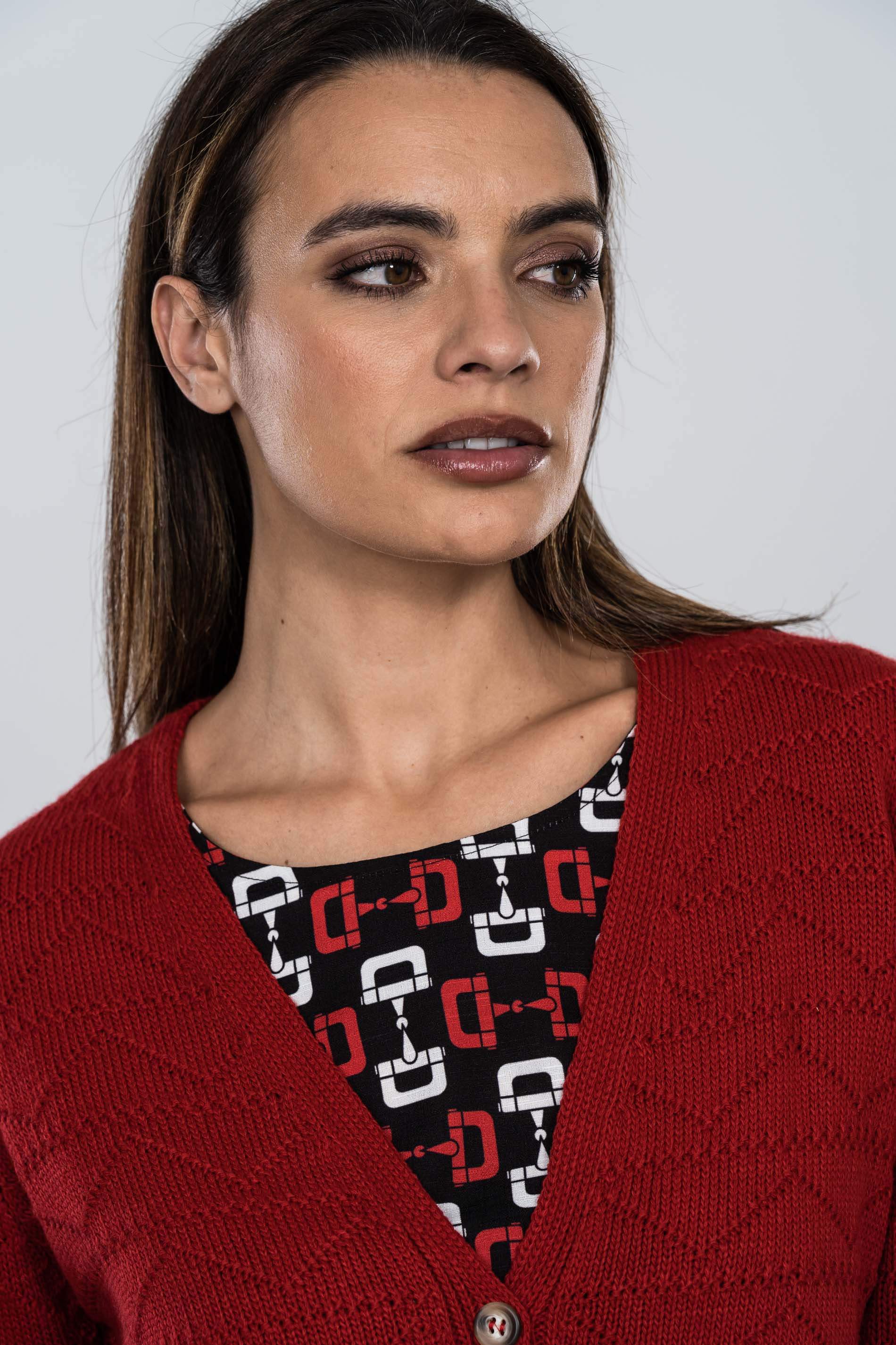 CHAQUETA DISEÑO ZIG ZAG DOS BOTONES ROJO