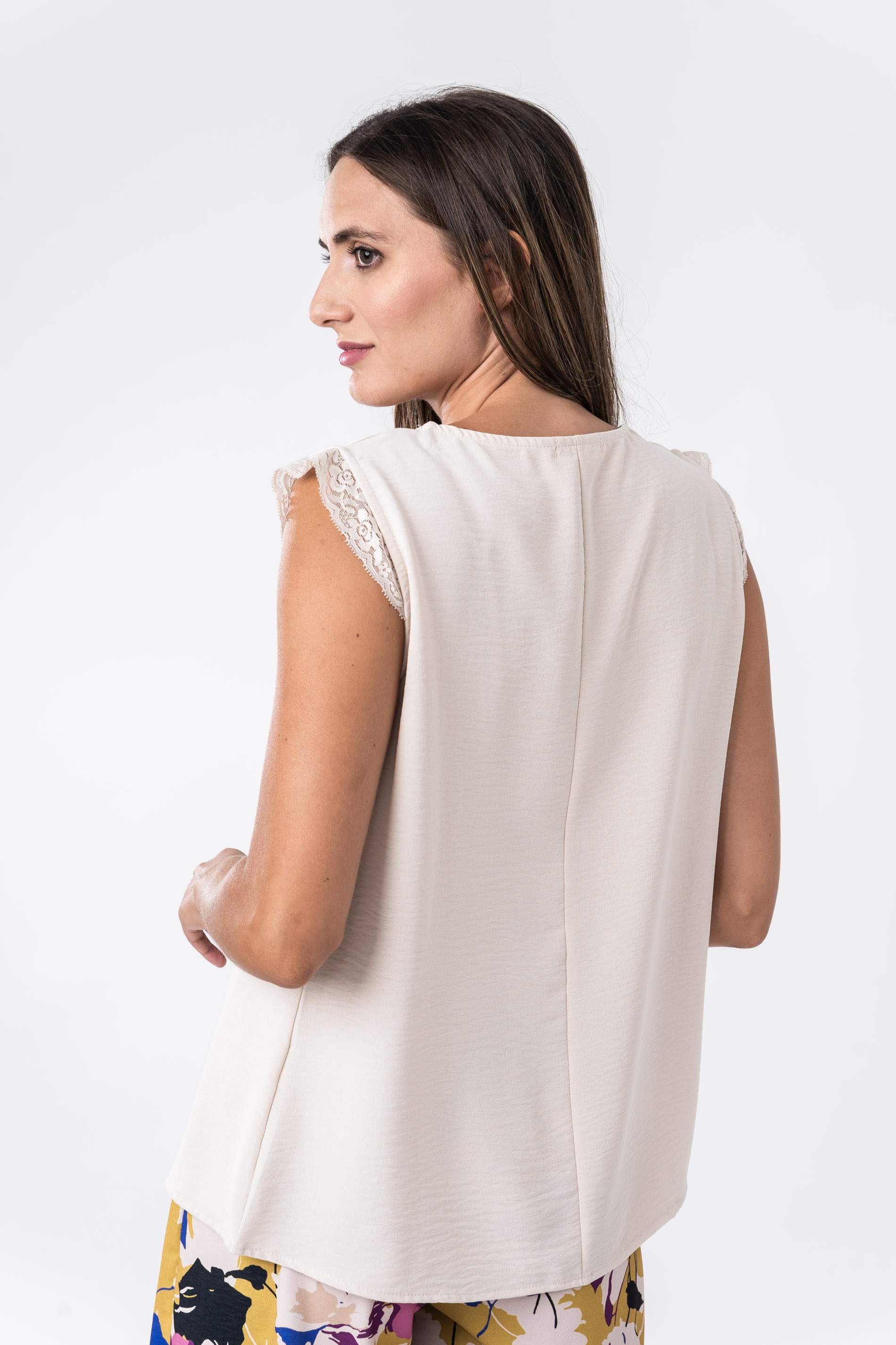 BLUSA COMBINADA ENCAJE ARENA