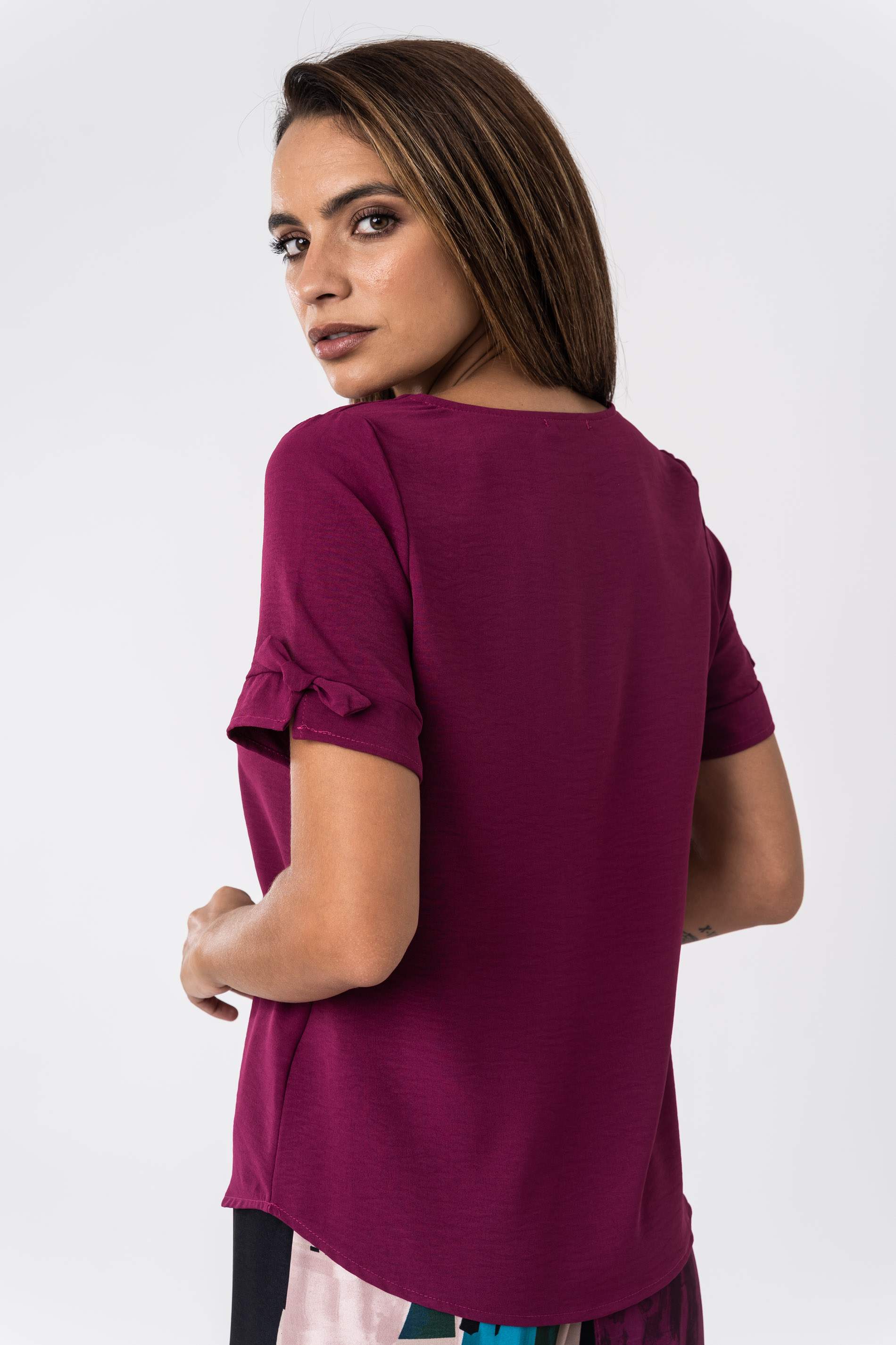 BLUSA DETALLE LAZO MANGA CORTA BERENJENA