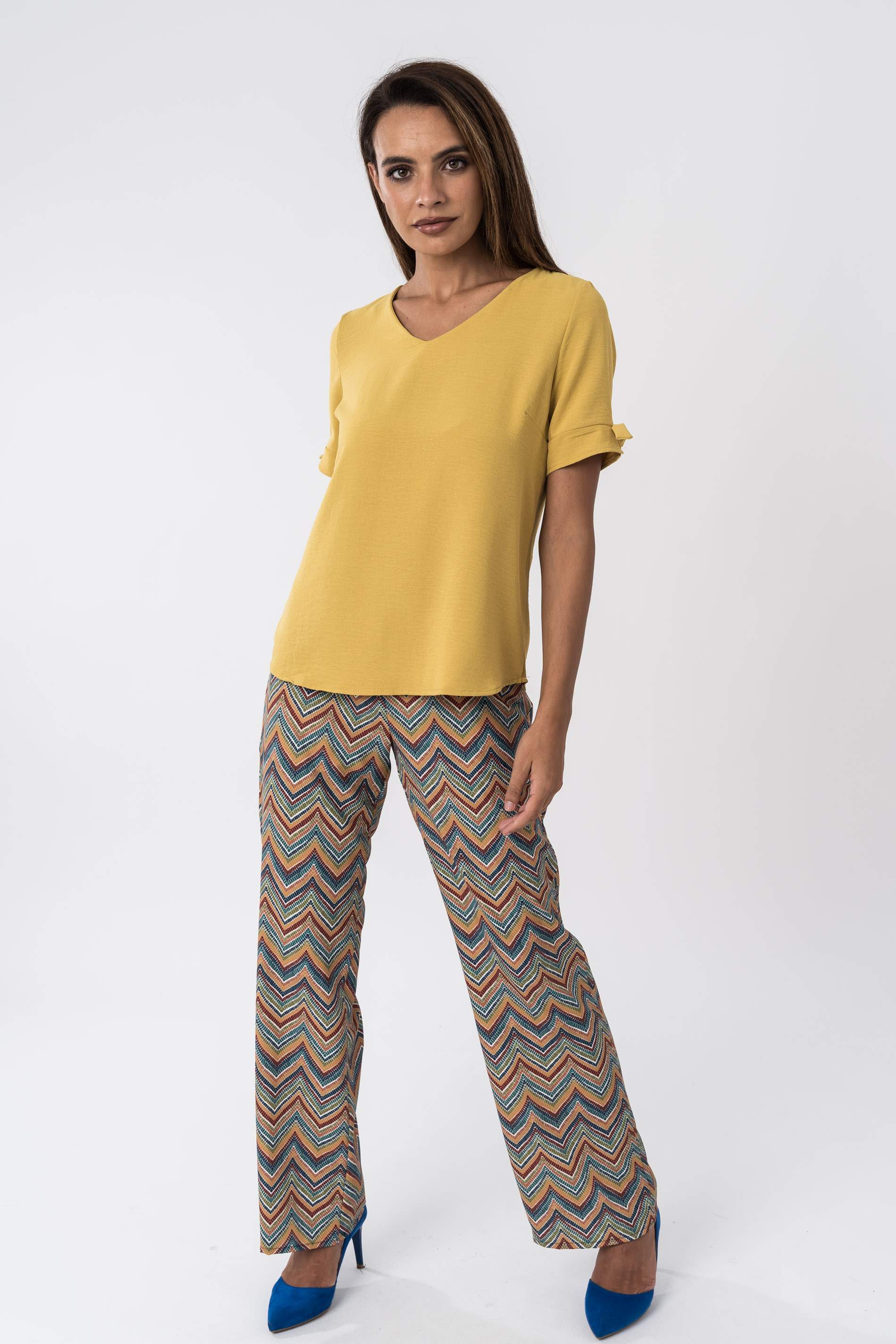 BLUSA DETALLE LAZO MANGA CORTA MOSTAZA
