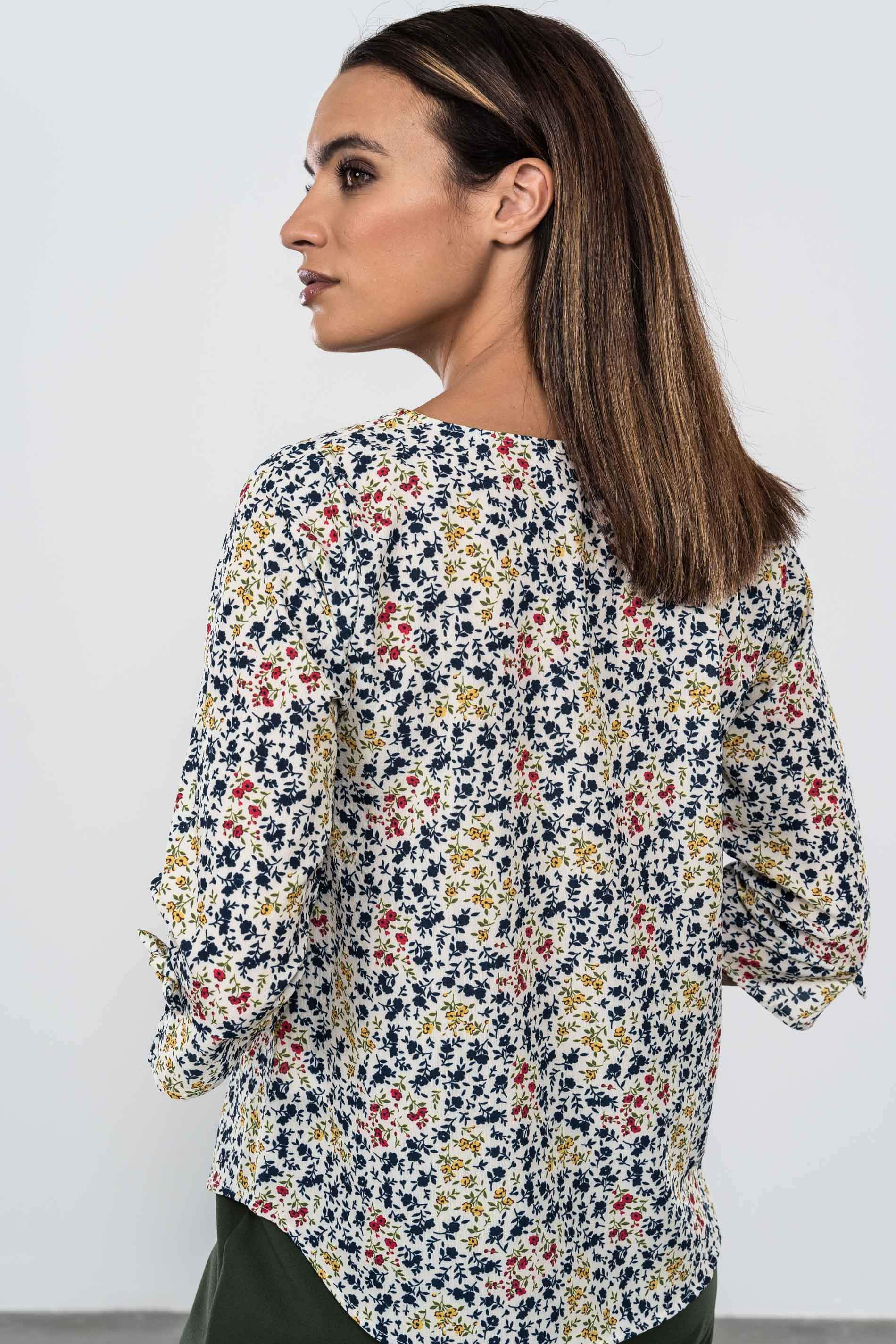 BLUSA FLORECITA DETALLE LAZO