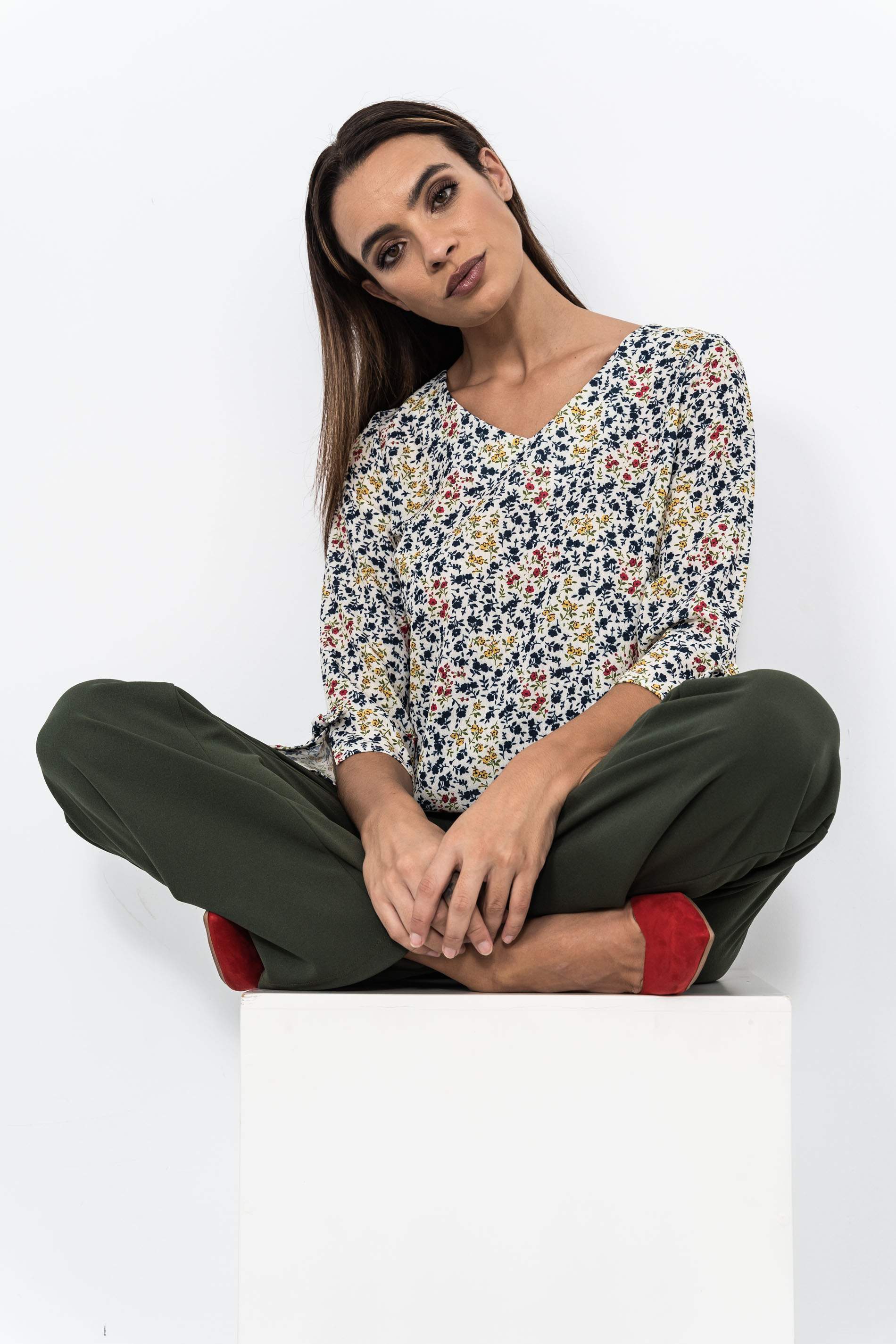 BLUSA FLORECITA DETALLE LAZO