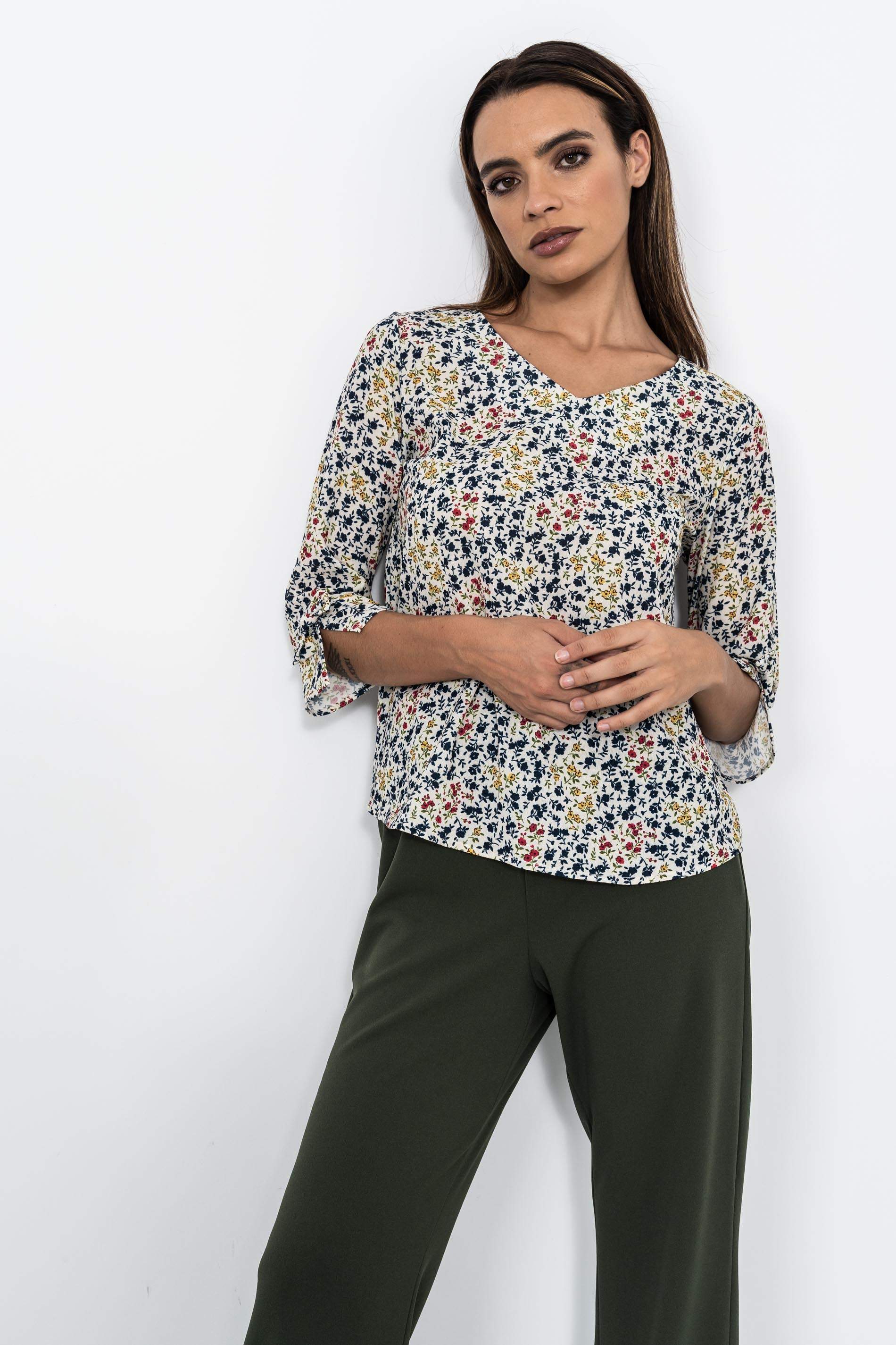 BLUSA FLORECITA DETALLE LAZO