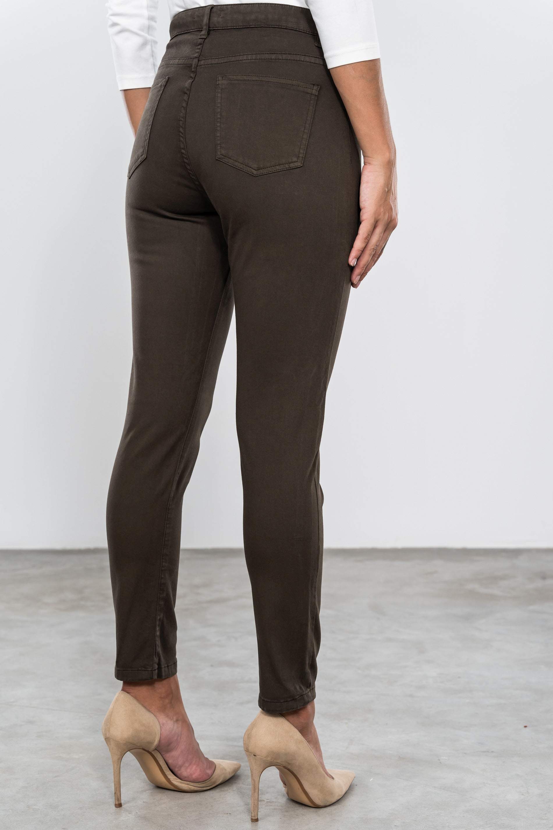 PANTALON 5 BOLSILLOS TOBILLERO MARRON