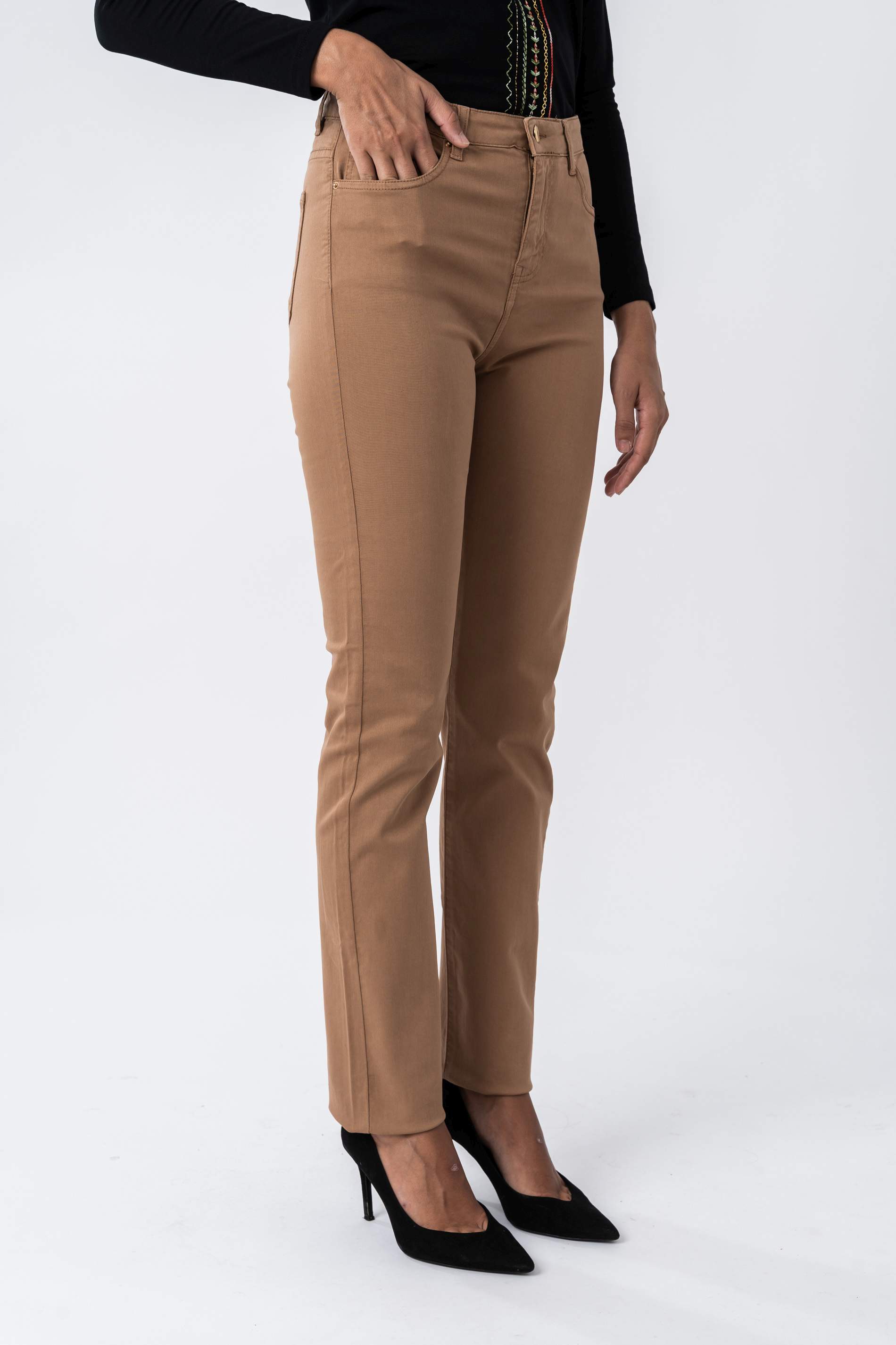 PANTALON 5 BOLSILLOS RECTO CAMEL