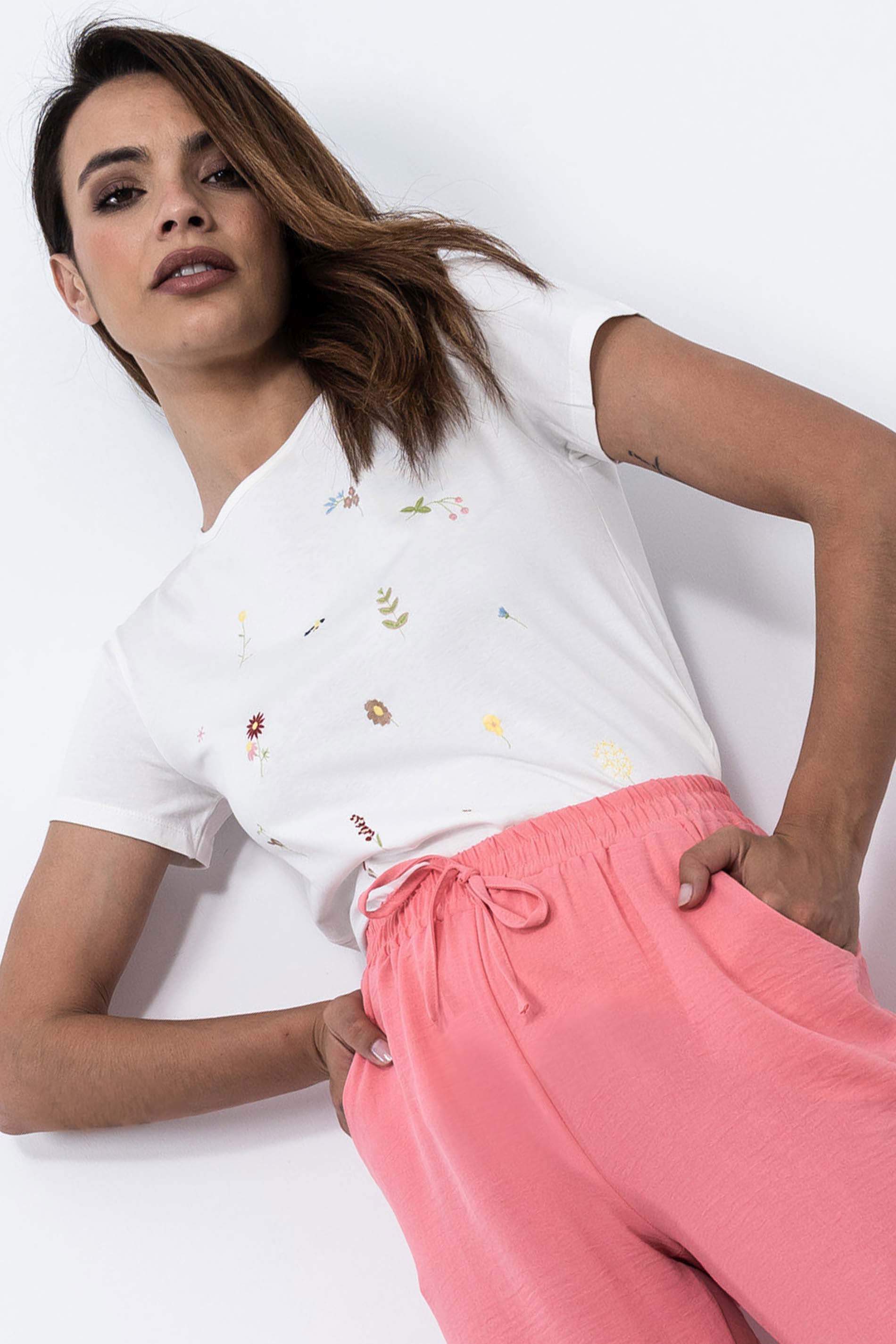 CAMISETA BORDADA RAMAS