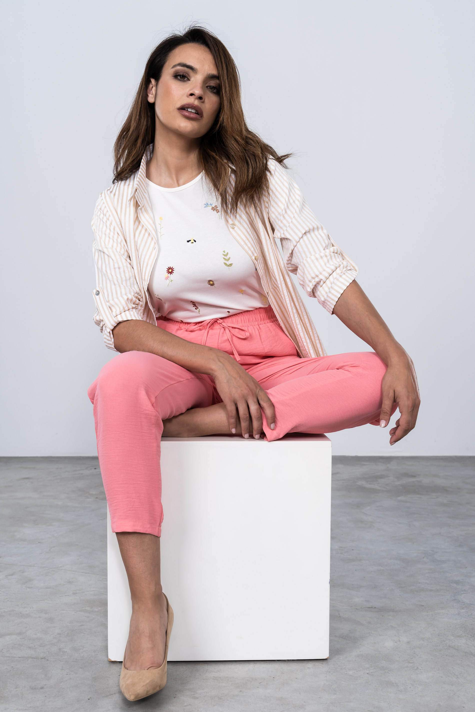 CAMISETA BORDADA RAMAS