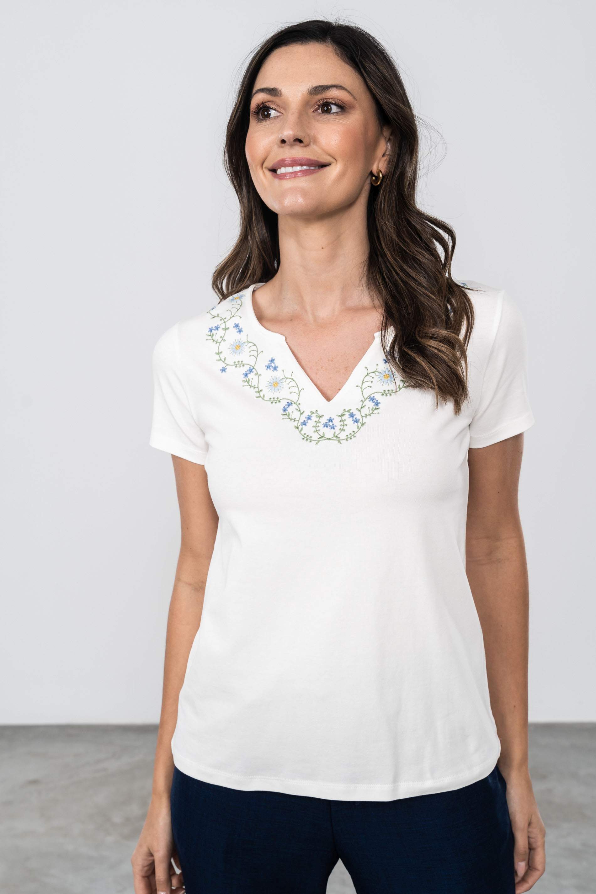 CAMISETA CUELLO PICO MARGARITAS Precchio