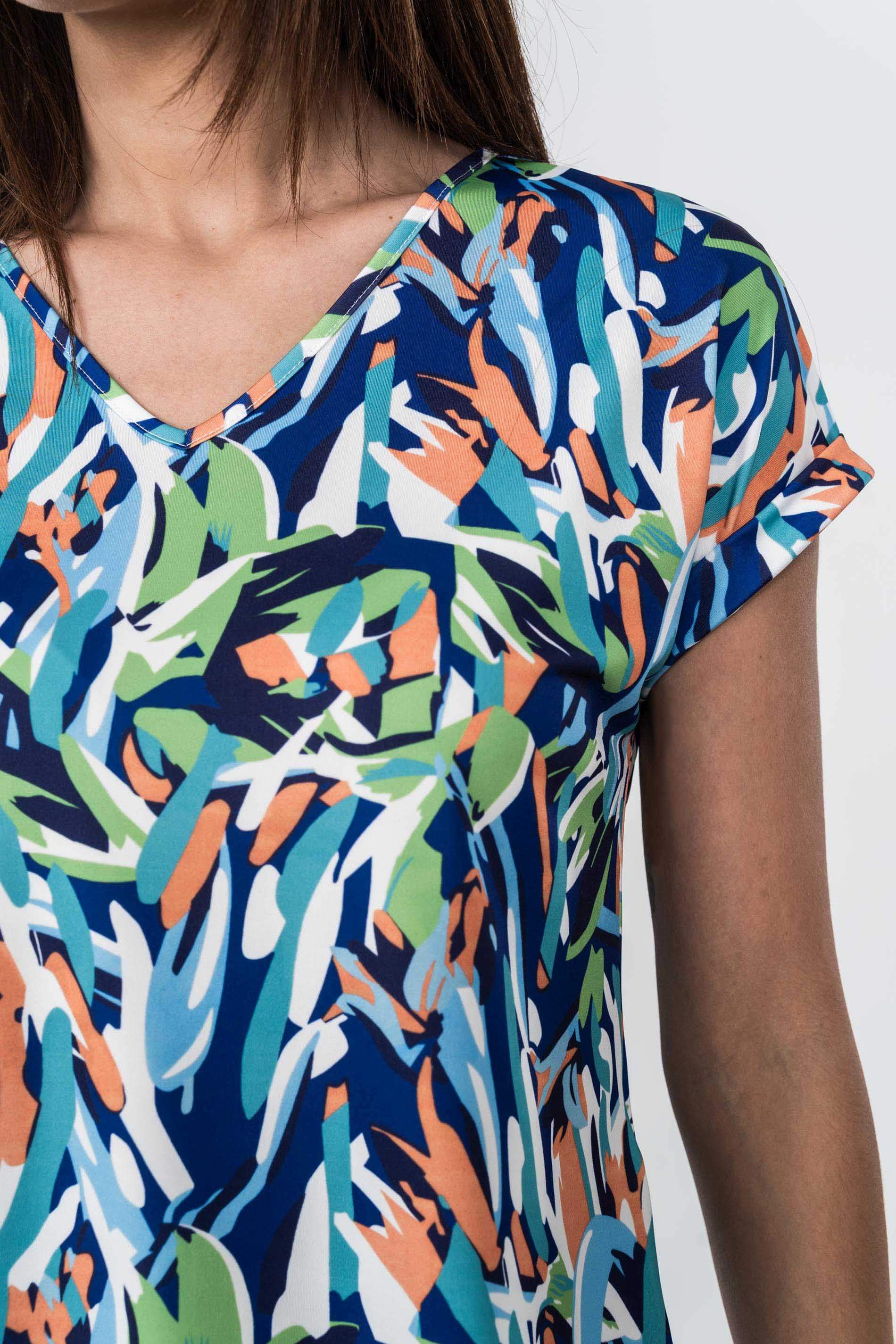 CAMISETA COLORES CUELLO PICO