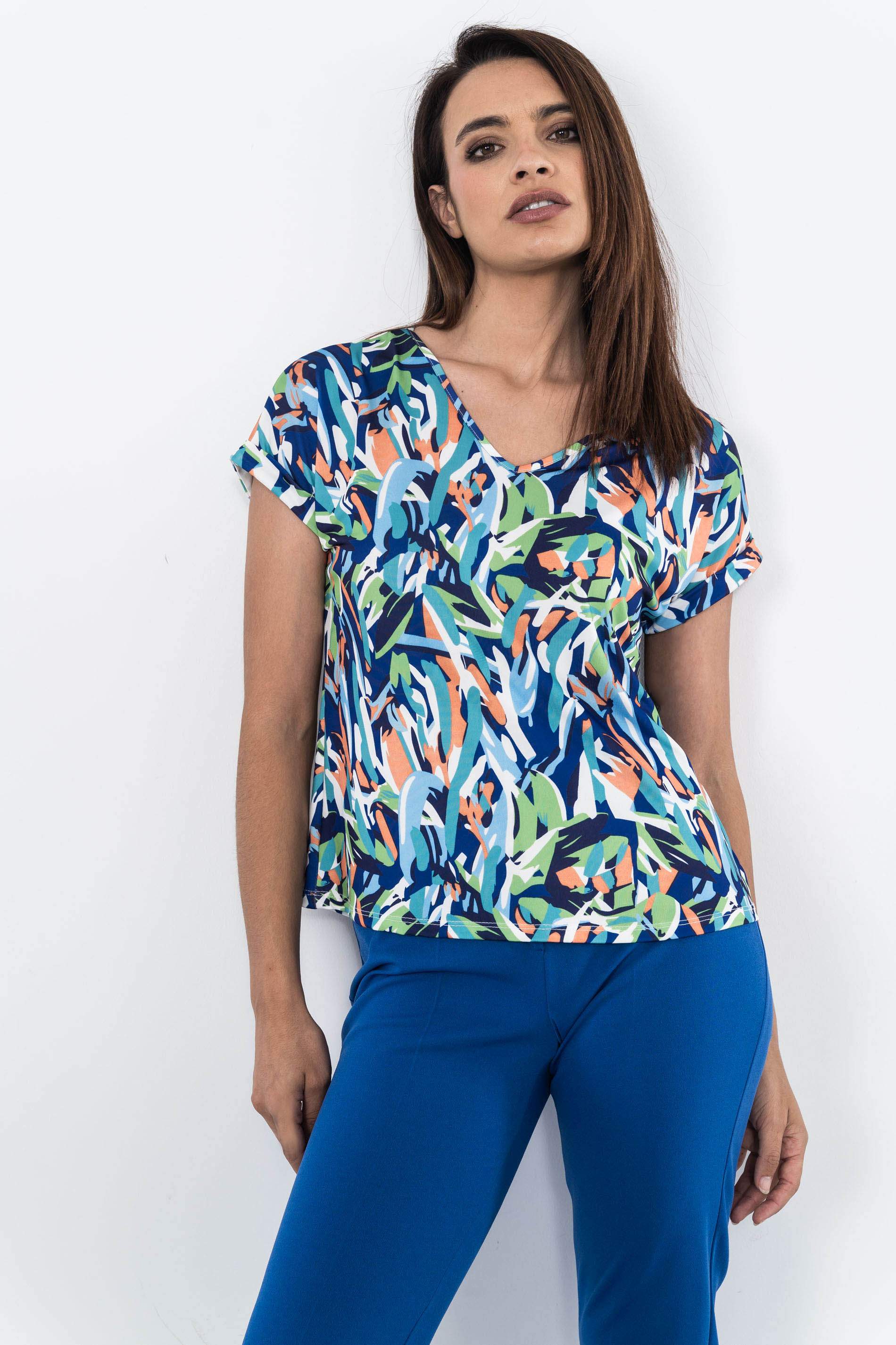 CAMISETA COLORES CUELLO PICO