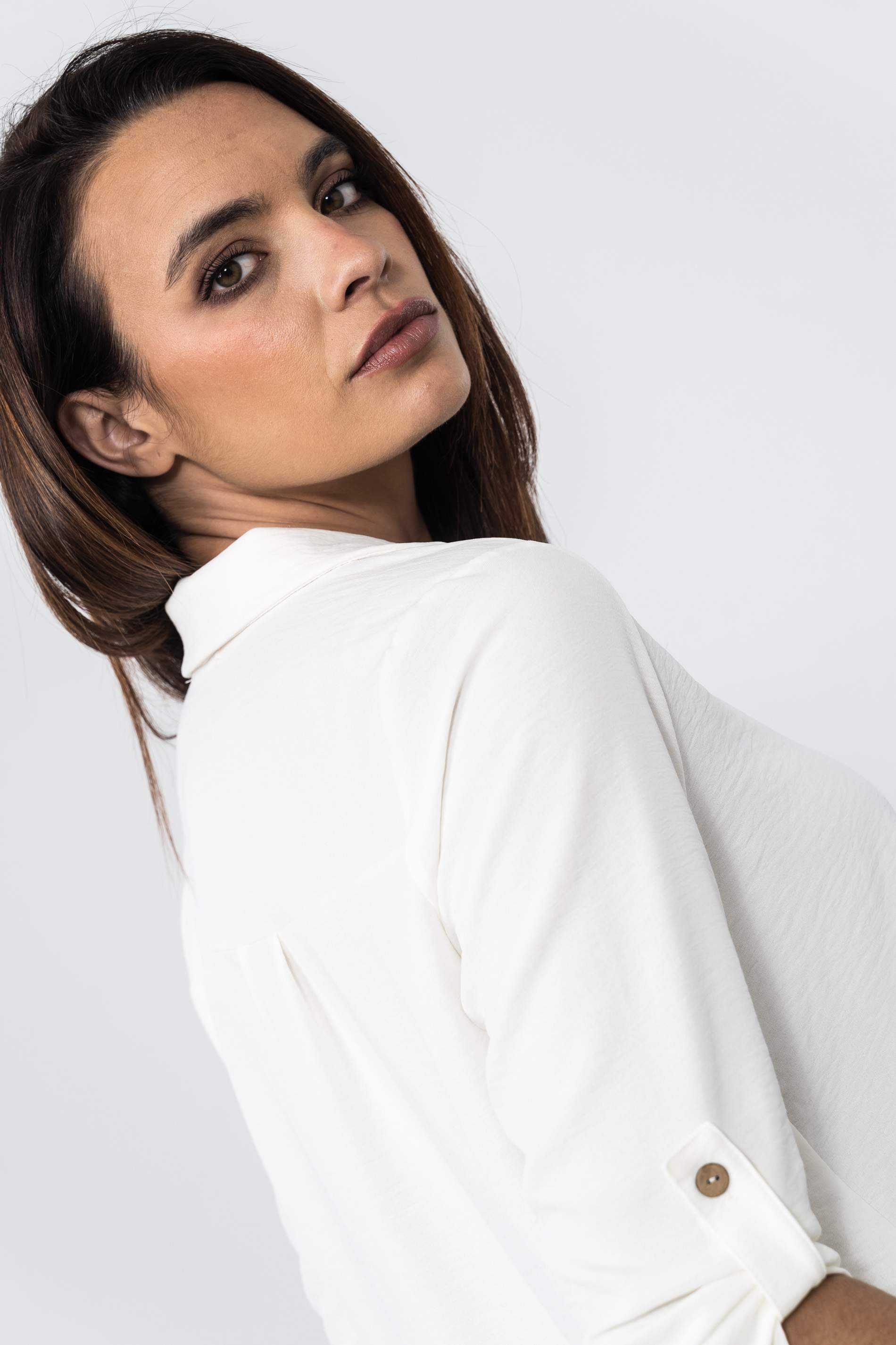 BLUSA CUELLO PICO SOLAPAS 