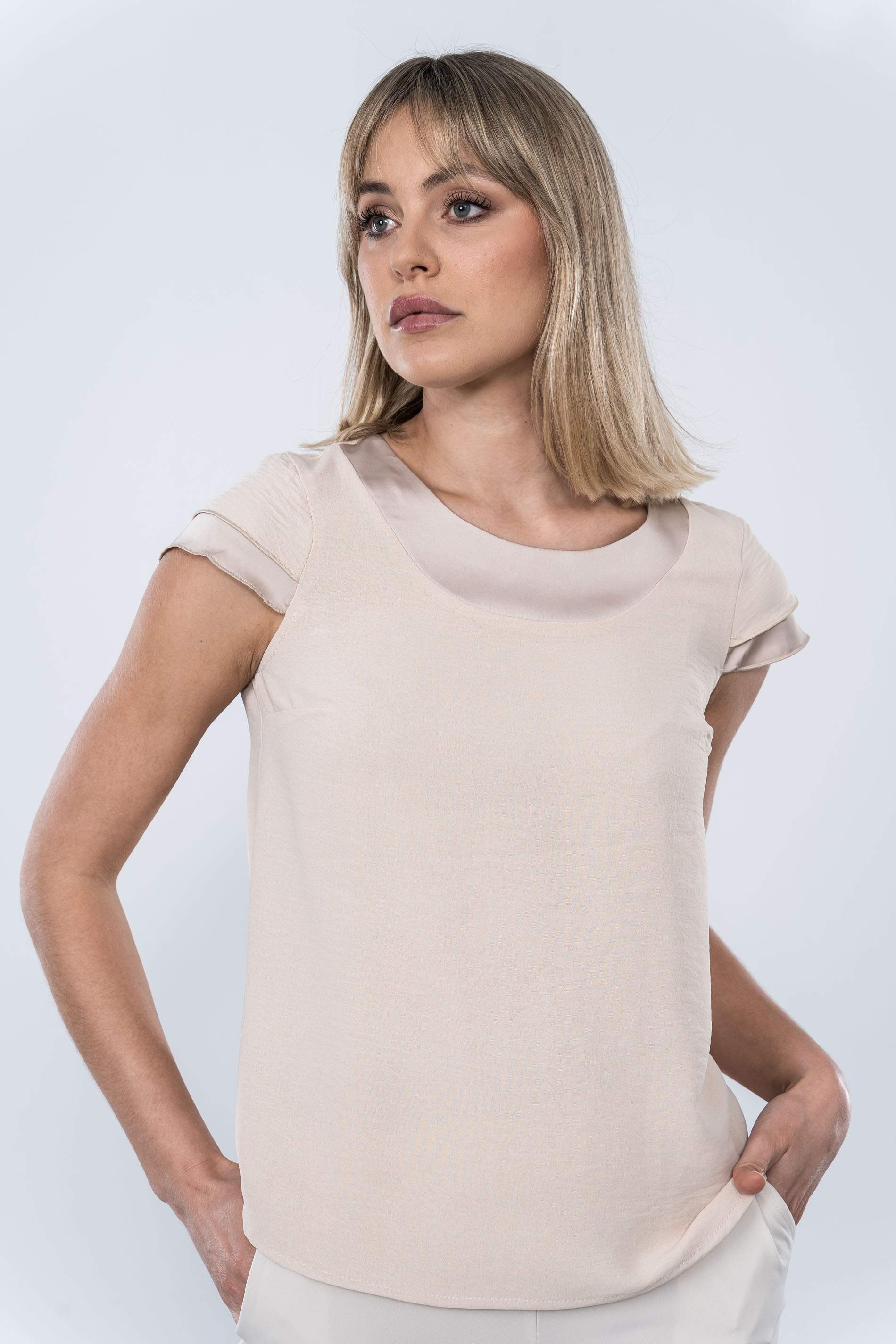 BLUSA COMBINADA SATEN MANGA CORTA BEIGE