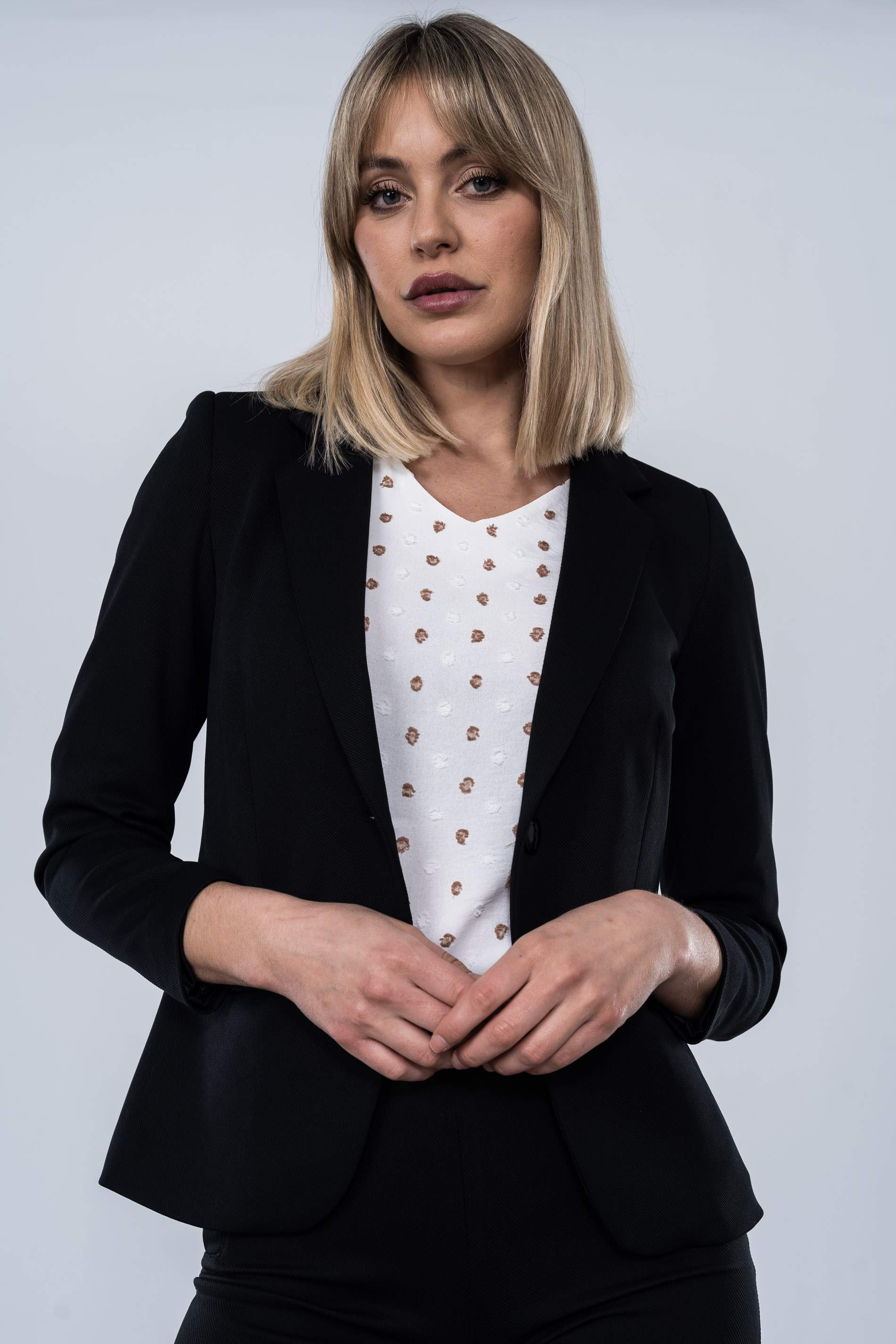 AMERICANA DOBLE BOTON DIAGONAL NEGRO