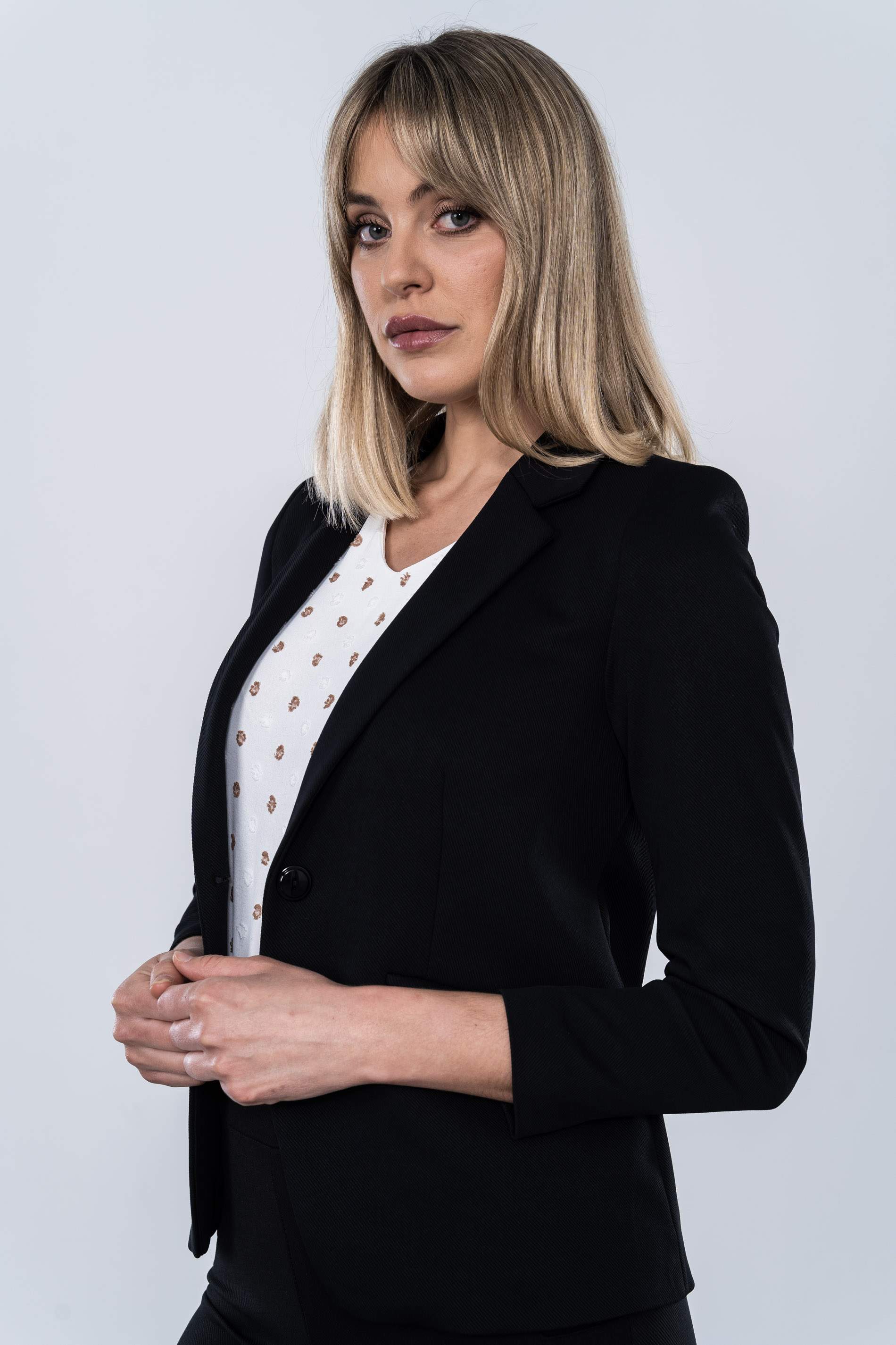 AMERICANA DOBLE BOTON DIAGONAL NEGRO