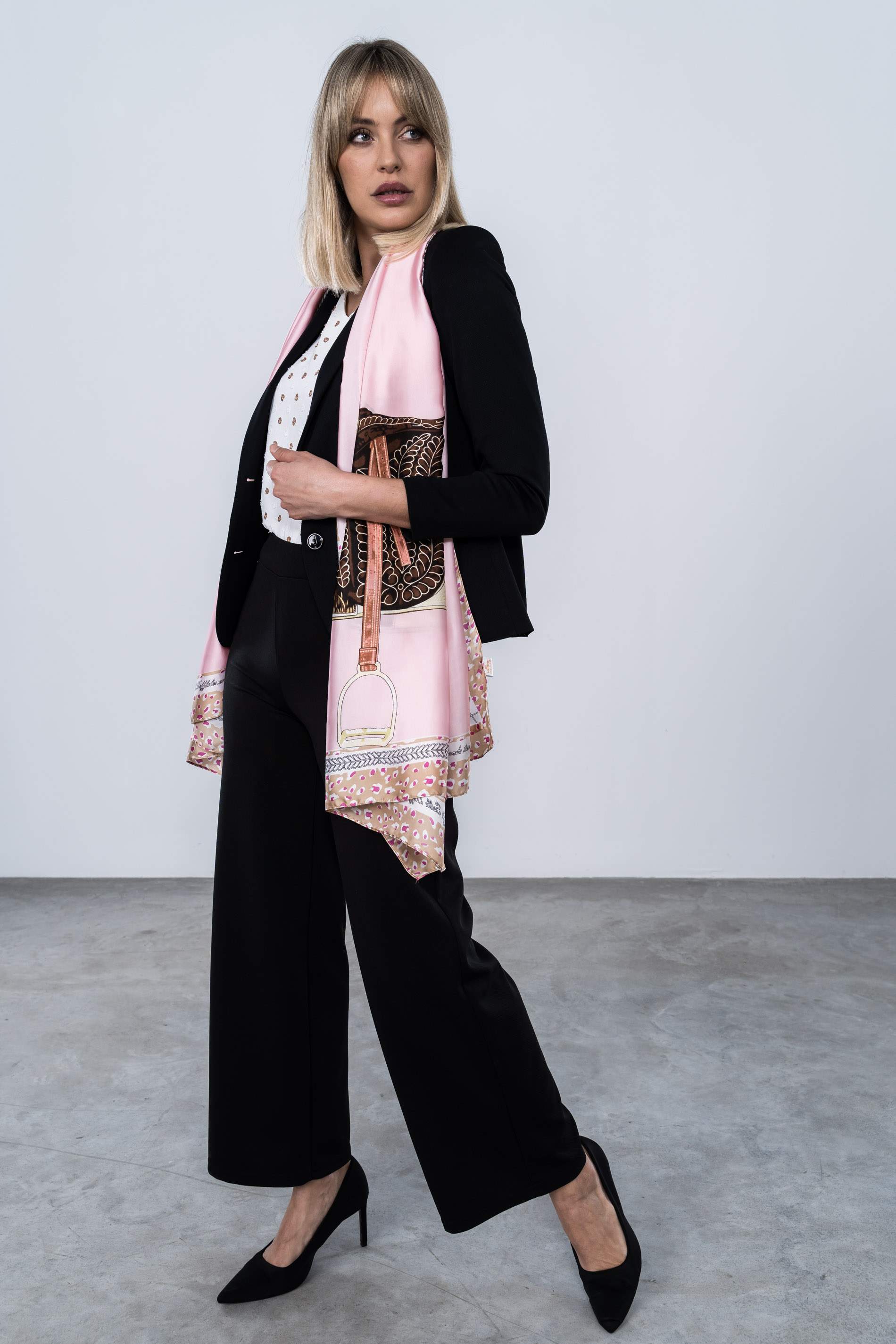 AMERICANA DOBLE BOTON DIAGONAL NEGRO