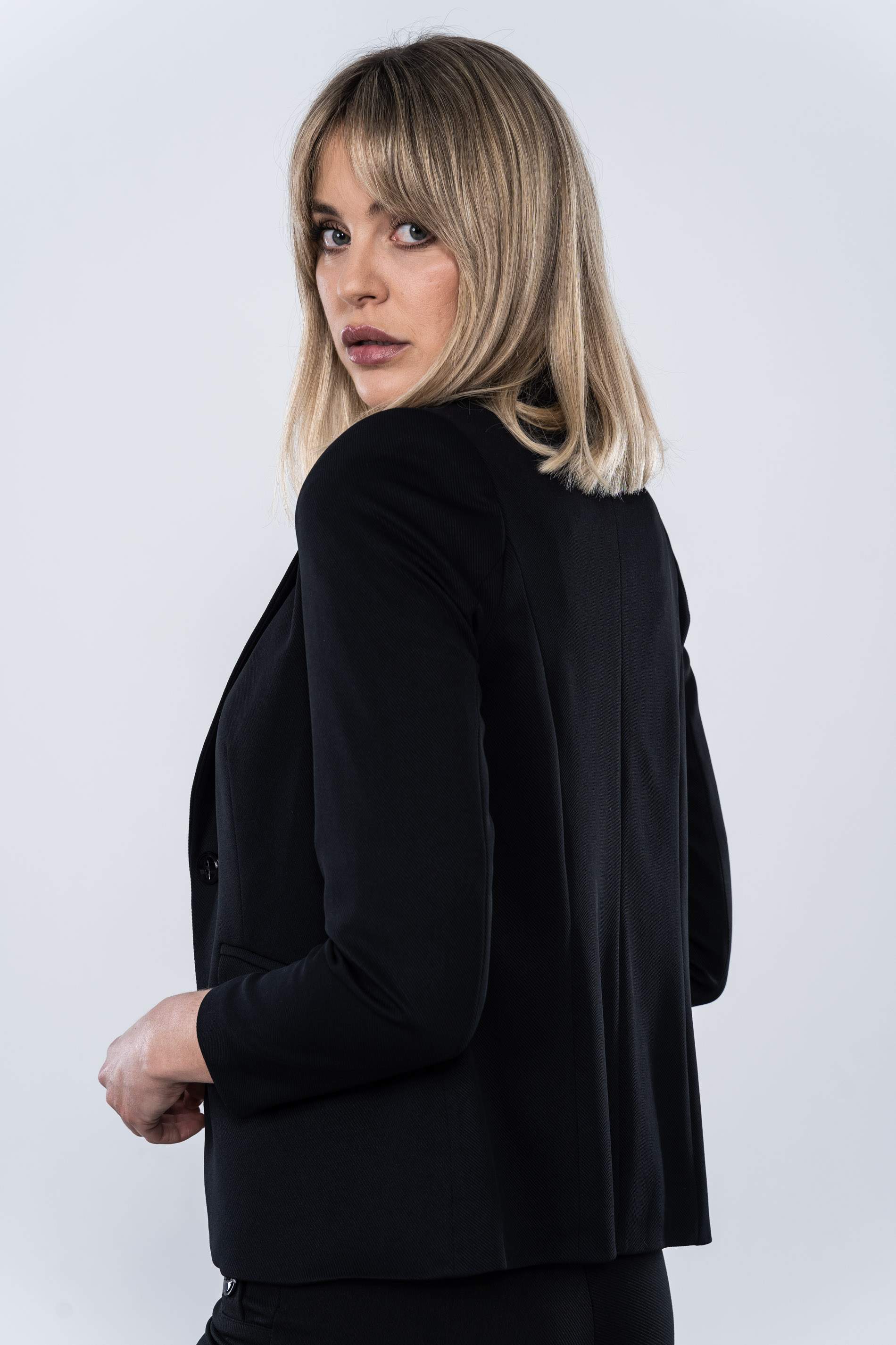 AMERICANA DOBLE BOTON DIAGONAL NEGRO