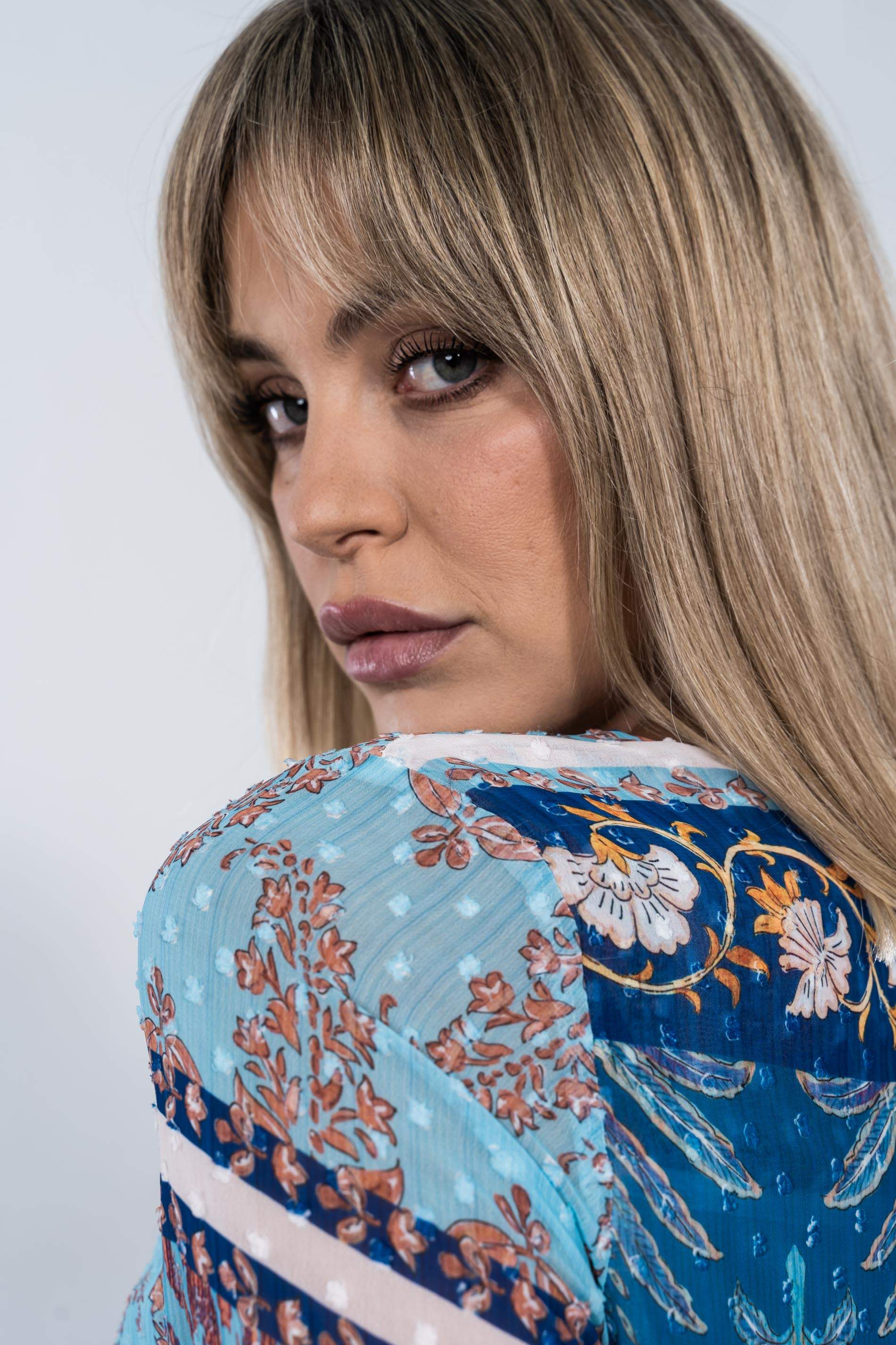 BLUSA PLUMETI CUELLO CAJA ESTAMPADO AZTECA