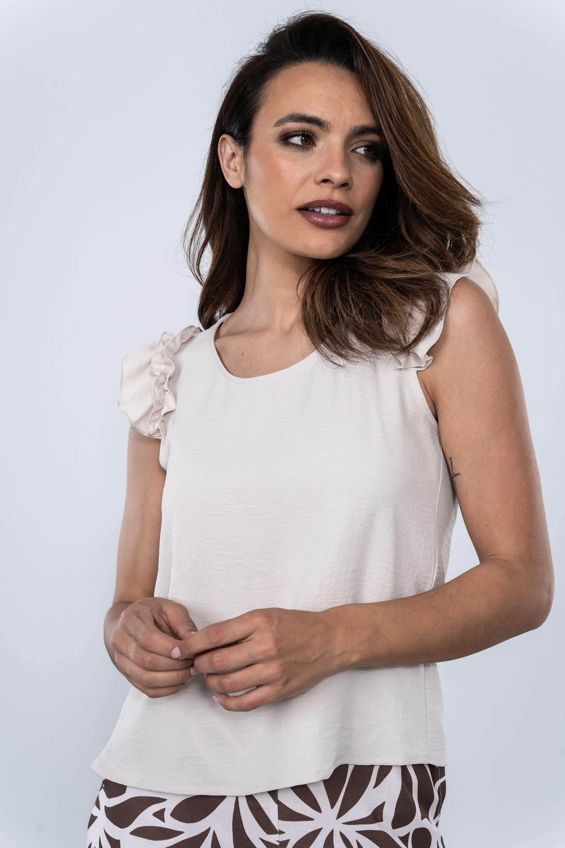 BLUSA VOLANTES SISAS BEIGE