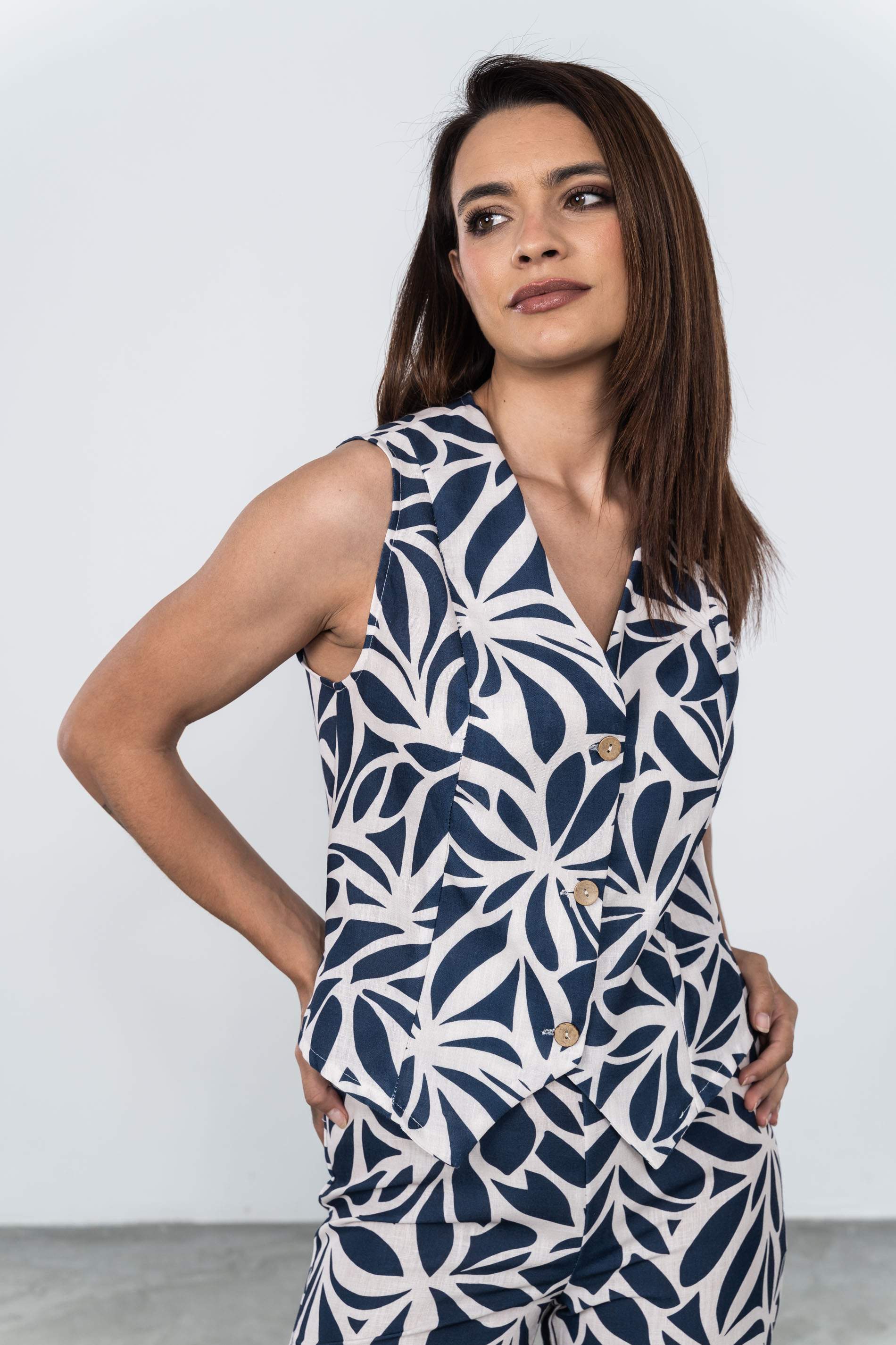 CHALECO FLORAL BOTONES