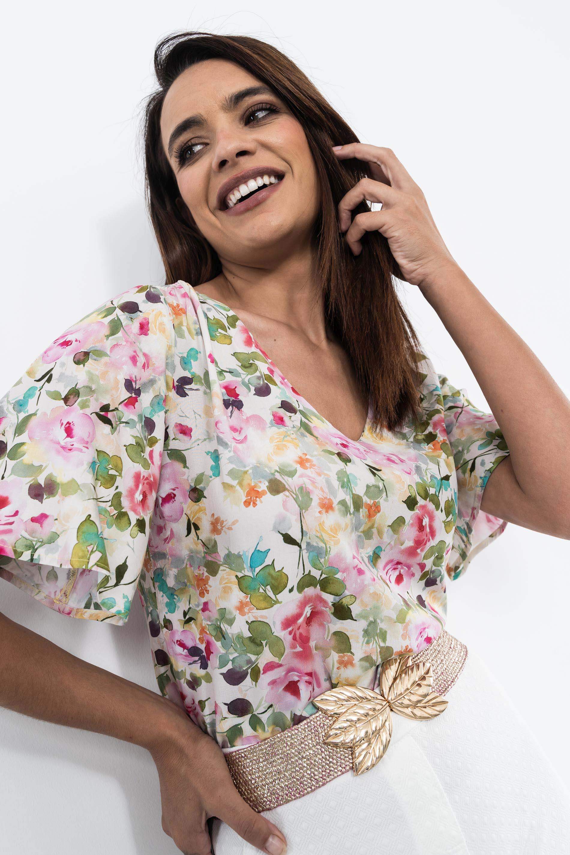 BLUSA FLORAL MANGA CAPAS