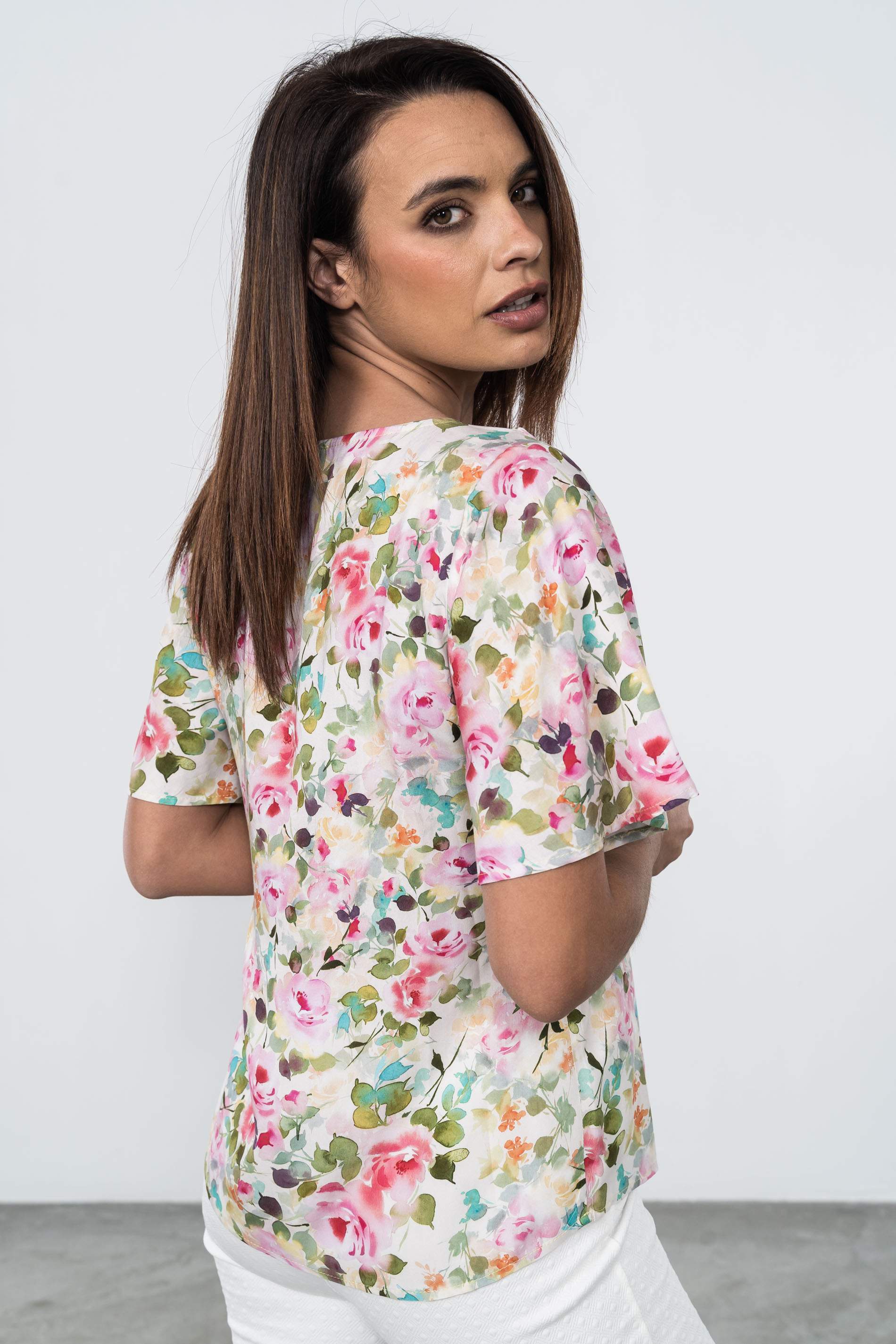 BLUSA FLORAL MANGA CAPAS