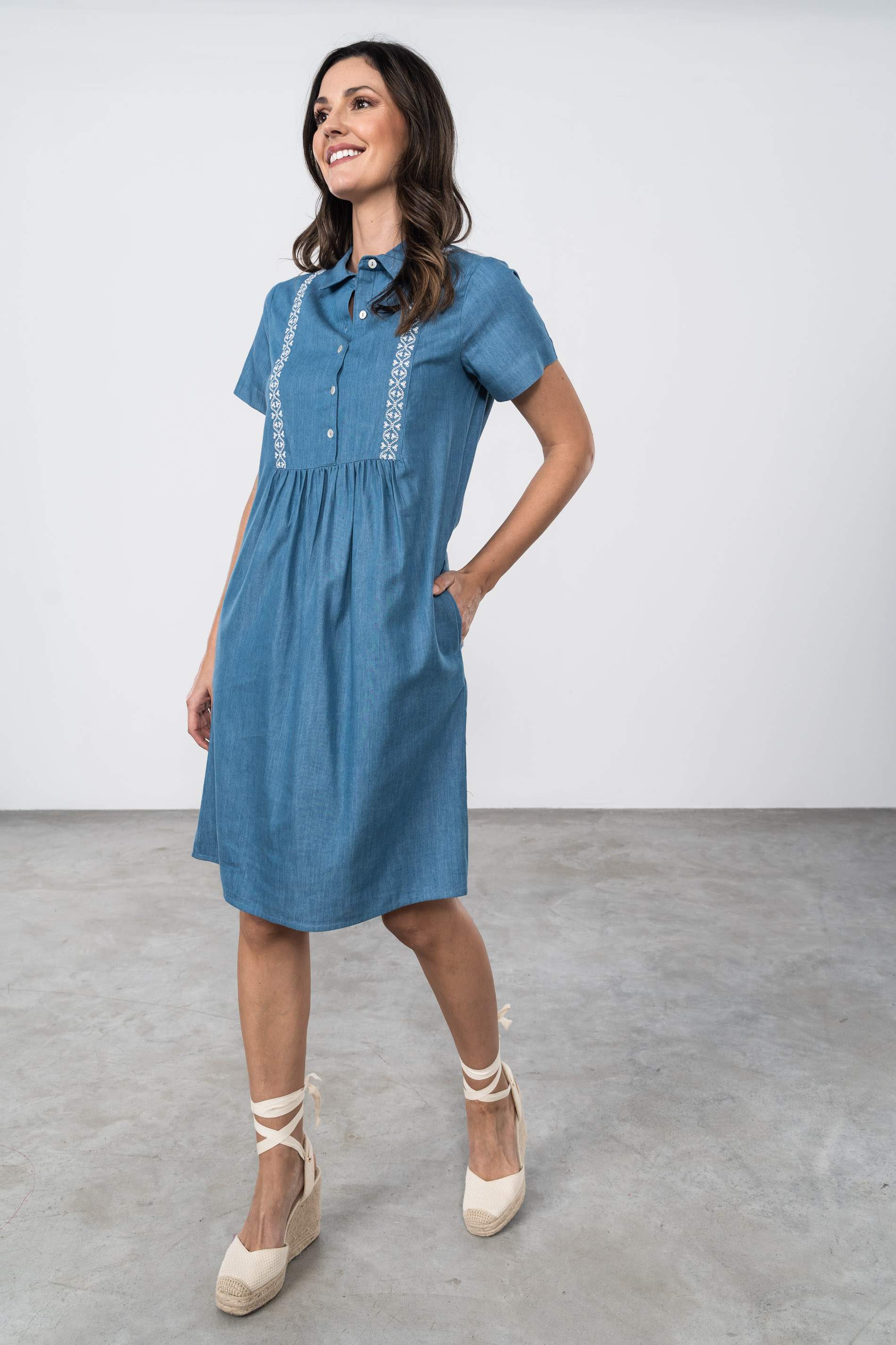 VESTIDO DENIM BORDADO ONDAS