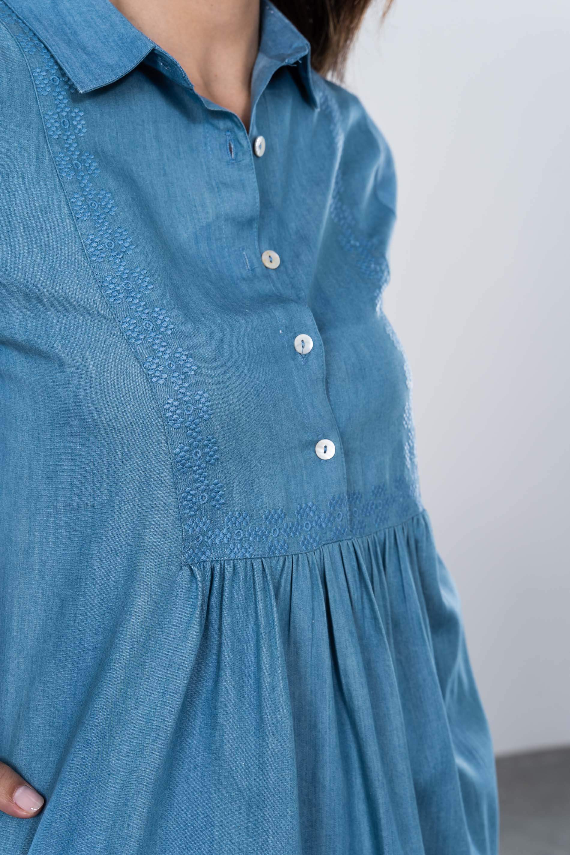 VESTIDO DENIM BORDADO AL TONO