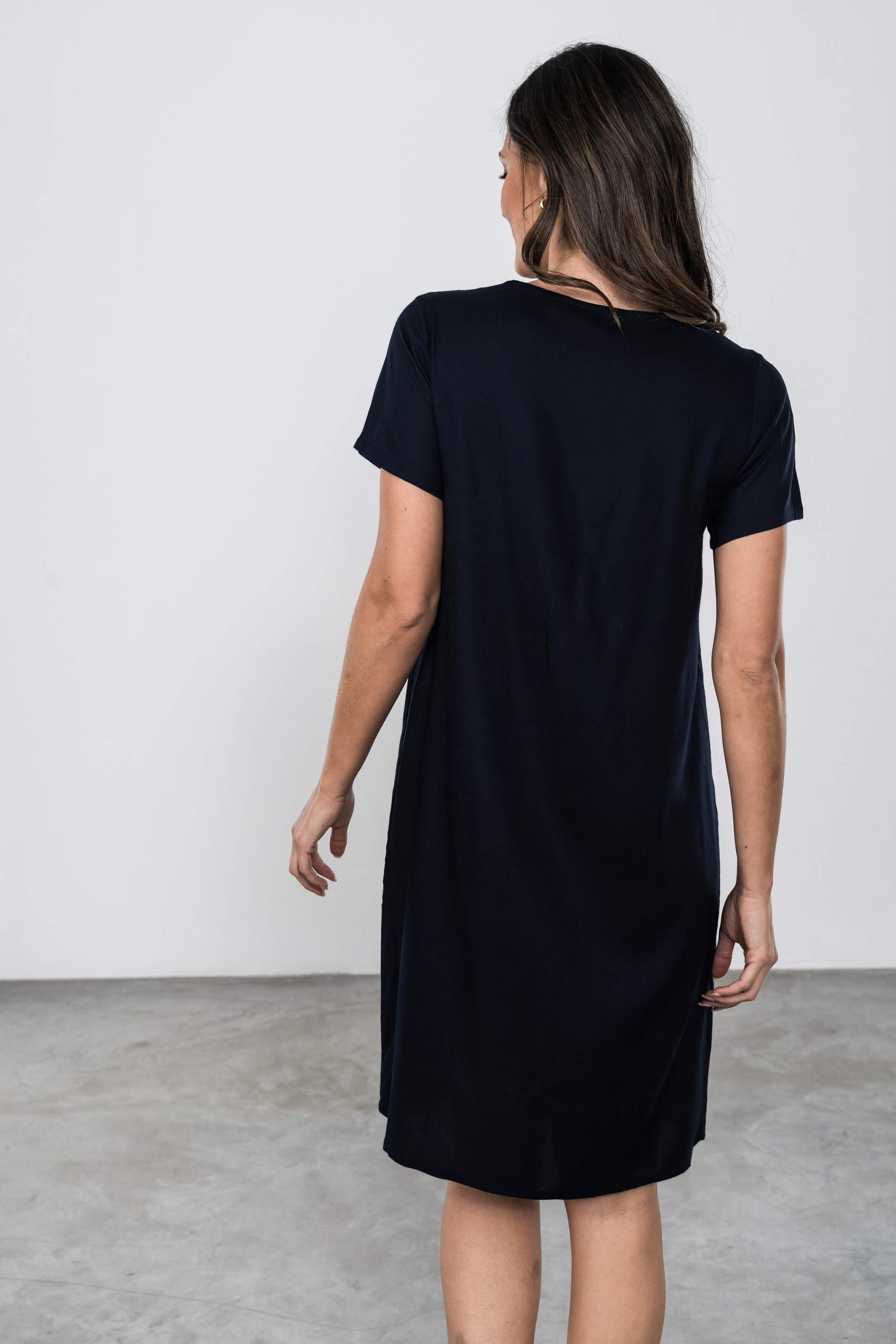 VESTIDO DELANTERO BORDADO FLOR