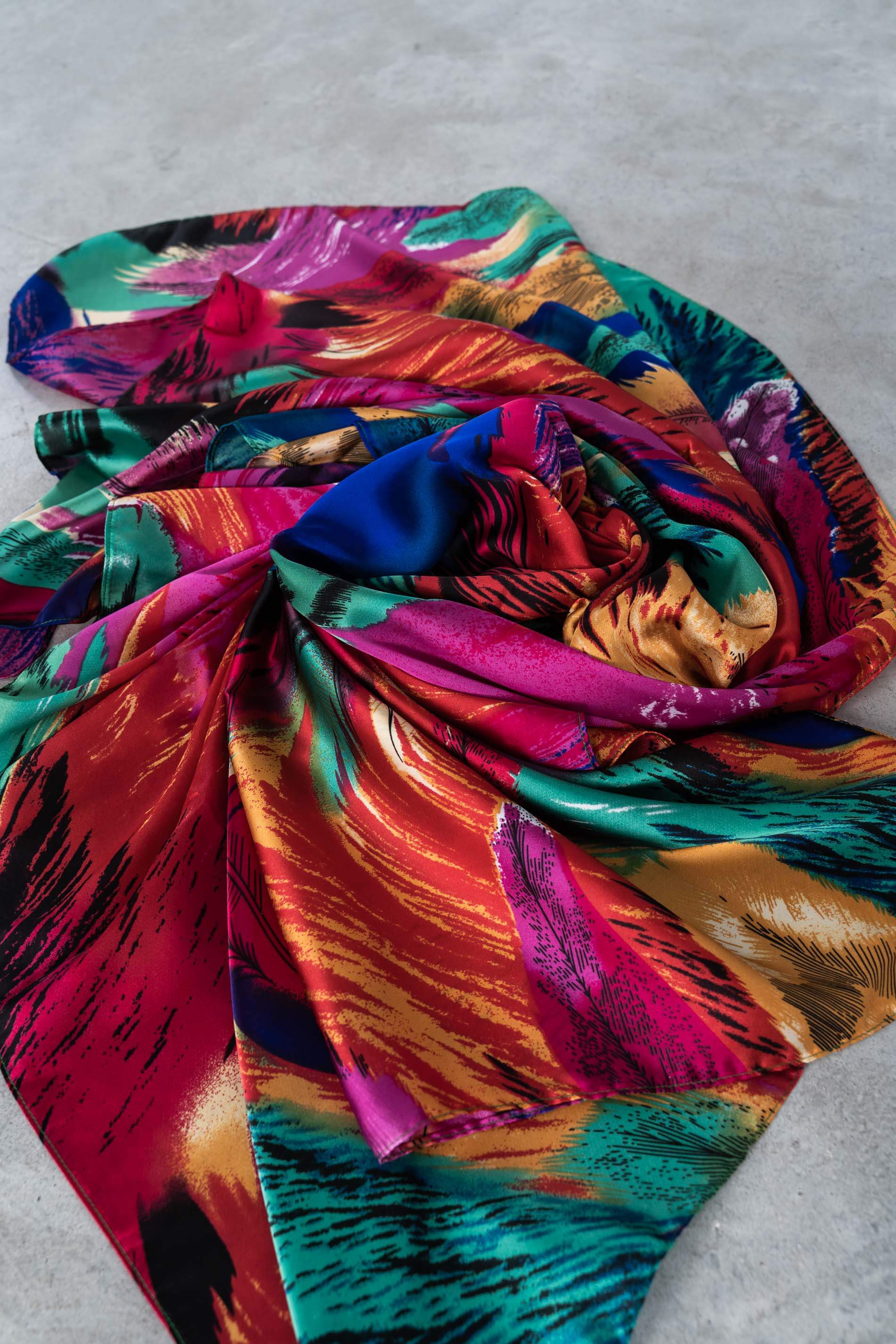 FOULARD EFECTO SEDA MIL PLUMAS