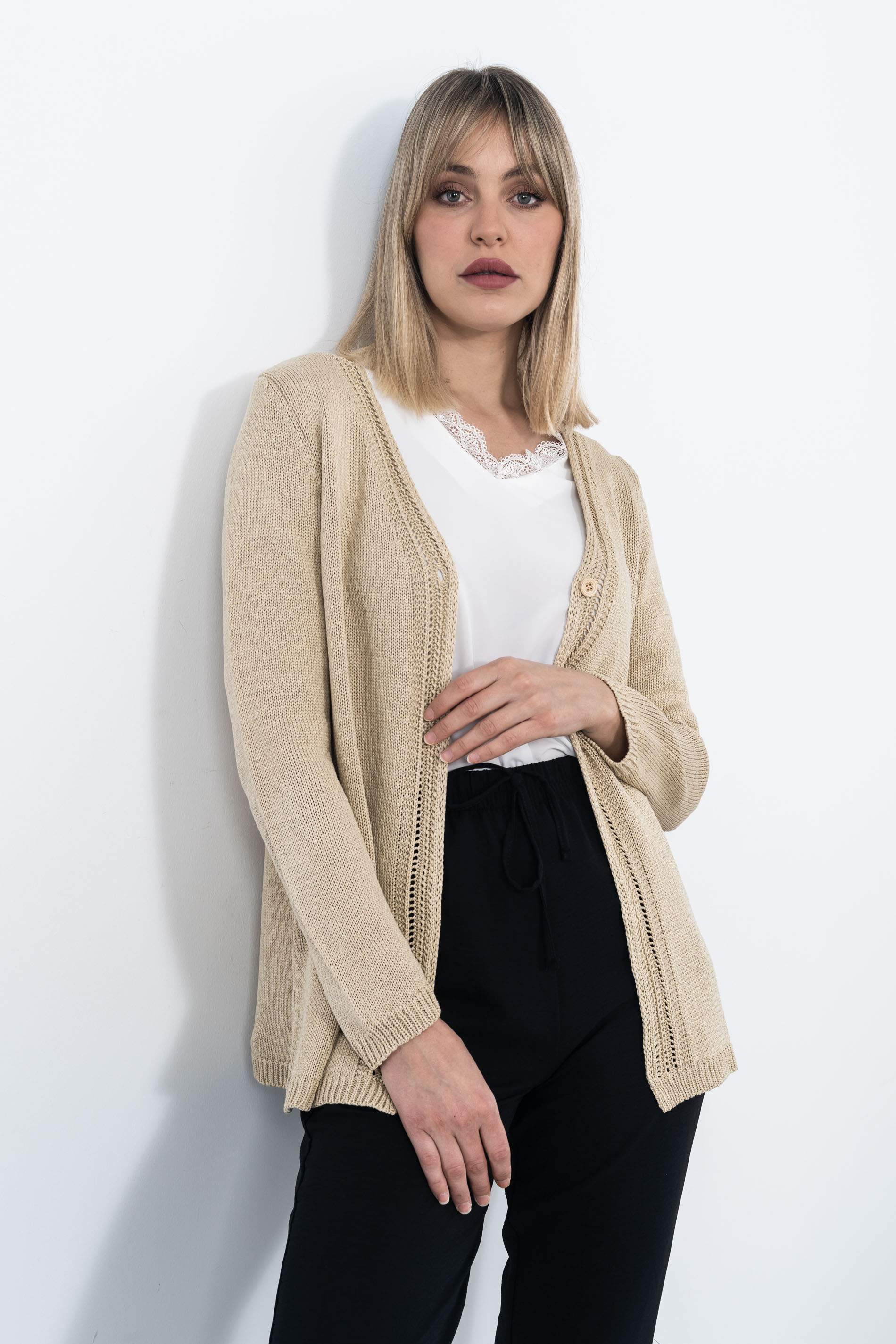 CHAQUETA 1 BOTON TIRA CALADOS BEIGE