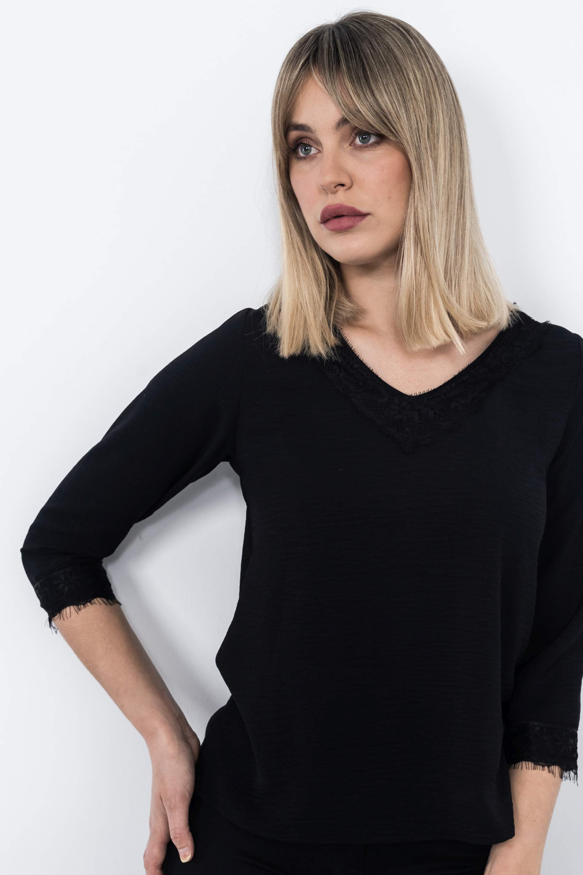 BLUSA COMBINADA ENCAJE MANGA FRANCESA NEGRO